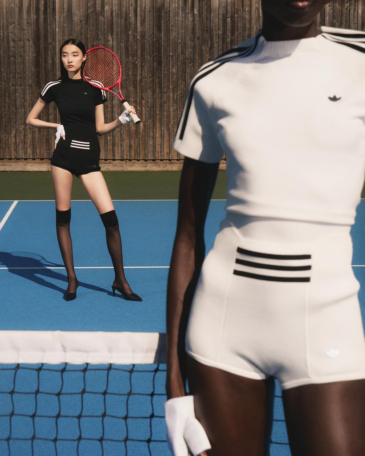 Hinh anh Đổi bối cảnh, lướt sóng, bóng rổ và tennis đang là “nỗi ám ảnh” mới của thời trang 26