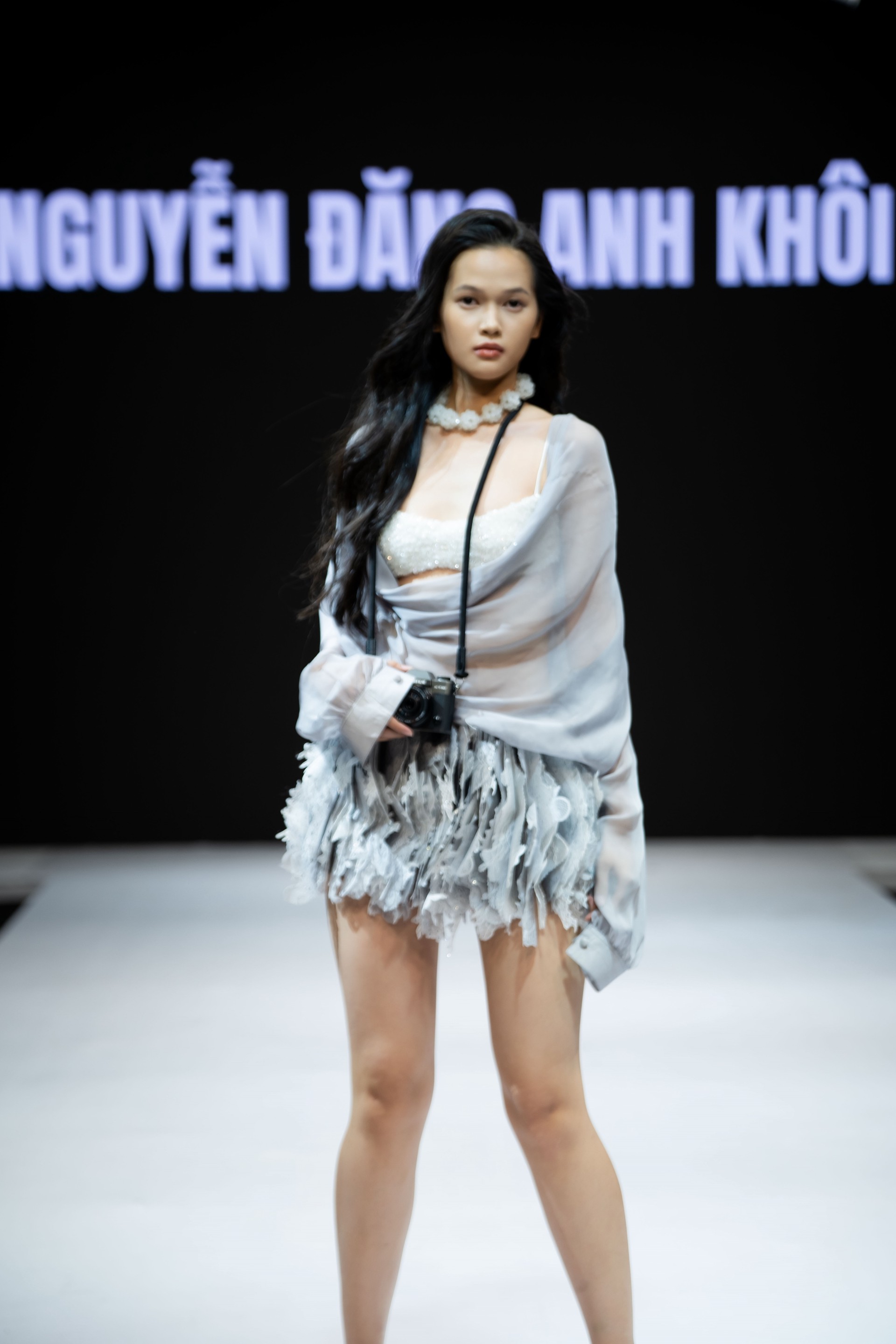 Hinh anh Bản sắc Việt họa nét đương đại trong VLU COLLECTIVE: K28TT UNFOLD 16