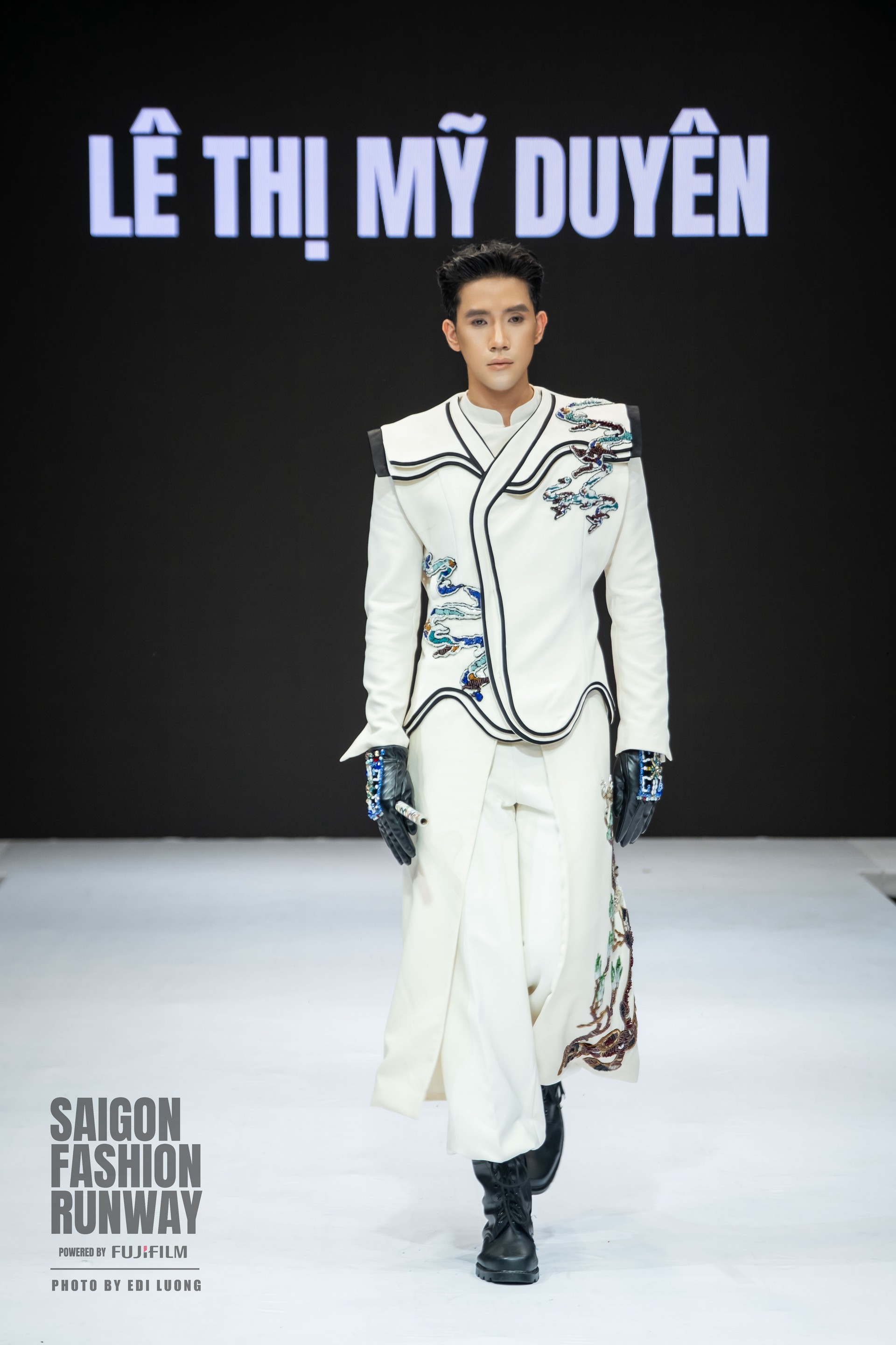 Hinh anh Bản sắc Việt họa nét đương đại trong VLU COLLECTIVE: K28TT UNFOLD 22