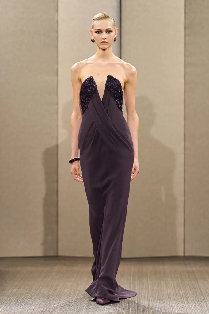 Hinh anh Giorgio Armani Privé Haute Couture FW26: Sau hoàng hôn, trời đêm lấp lánh tựa ngàn sao 49