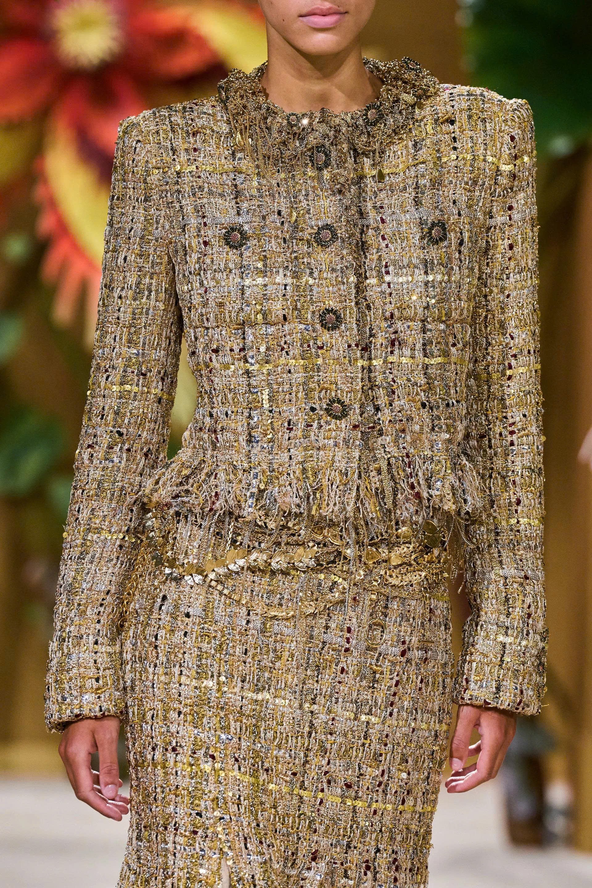 Hinh anh CHANEL Haute Couture FW26: “Kẻ mộng mơ” Matthieu Blazy kể chuyện cổ tích mang hình hài di sản  33
