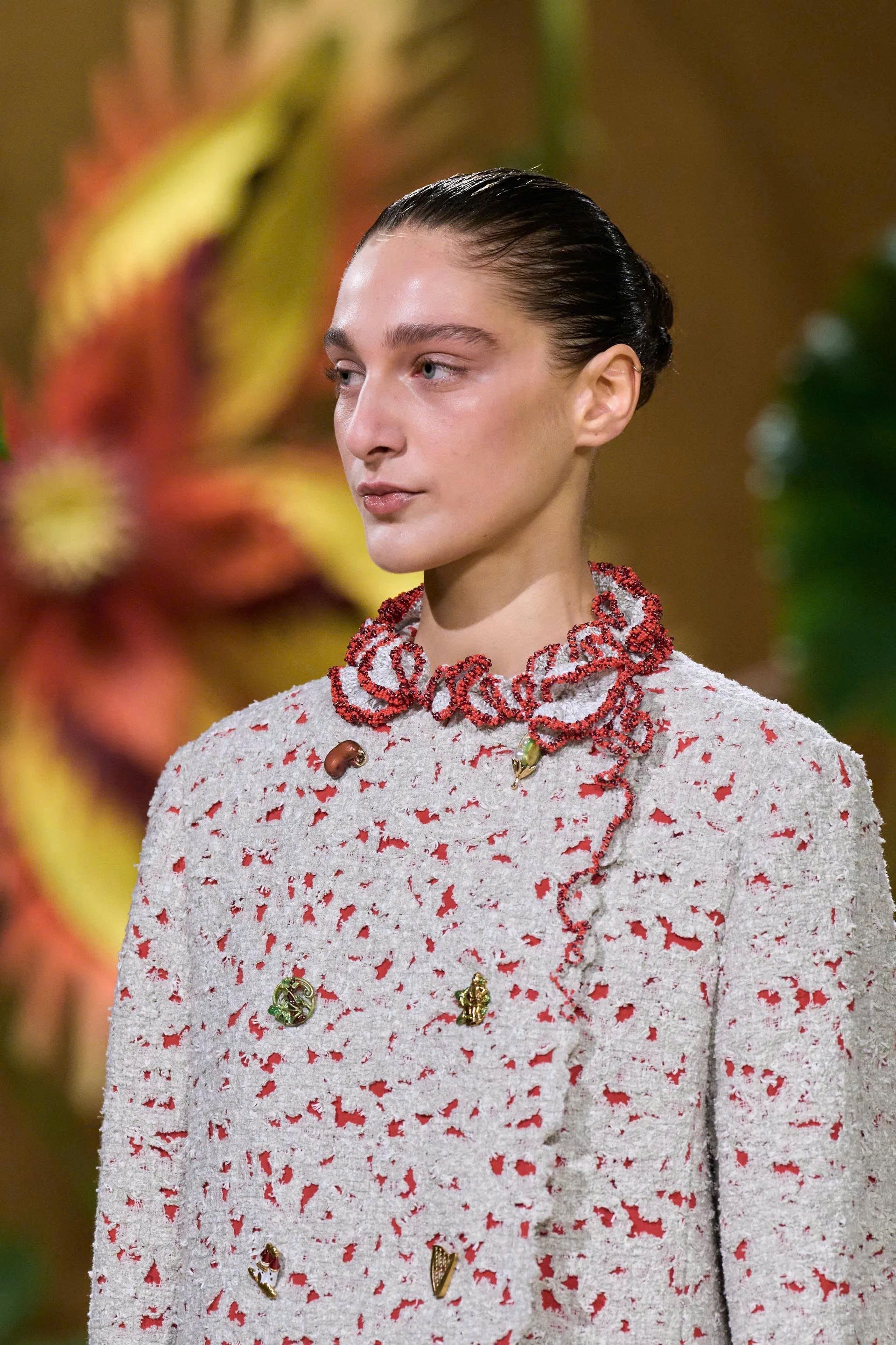Hinh anh CHANEL Haute Couture FW26: “Kẻ mộng mơ” Matthieu Blazy kể chuyện cổ tích mang hình hài di sản  39