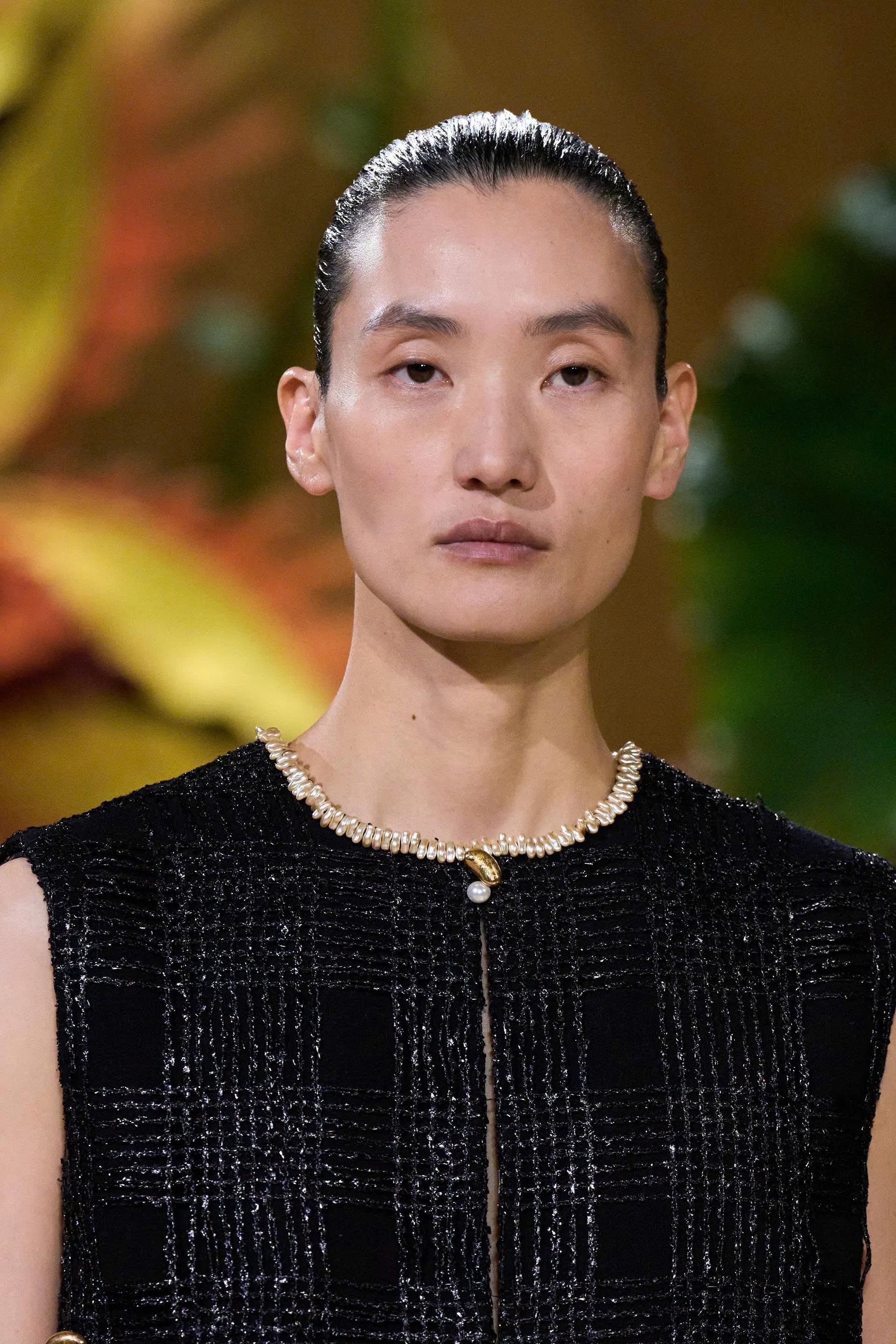 Hinh anh CHANEL Haute Couture FW26: “Kẻ mộng mơ” Matthieu Blazy kể chuyện cổ tích mang hình hài di sản  40