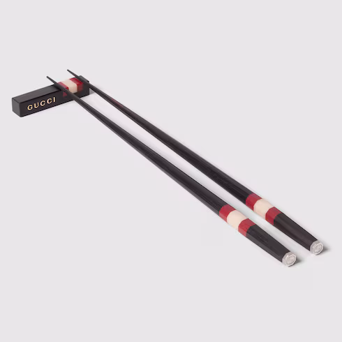 Hinh anh 5 món đồ kỳ lạ nhất từng được các thương hiệu thời trang xa xỉ bày bán 14