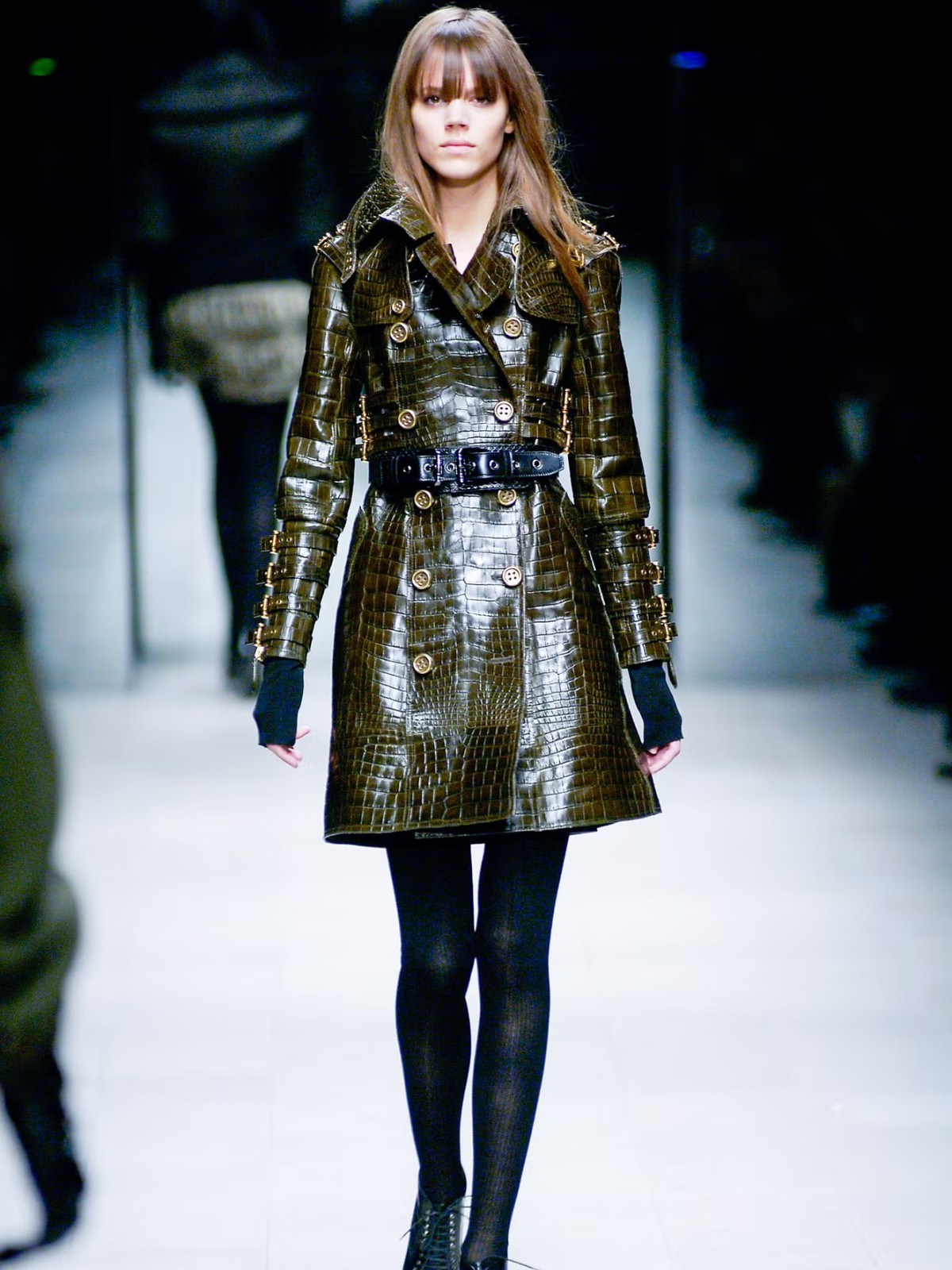 Hinh anh Trench coat: Chiếc áo bước ra từ khói lửa chiến tranh của Burberry 26