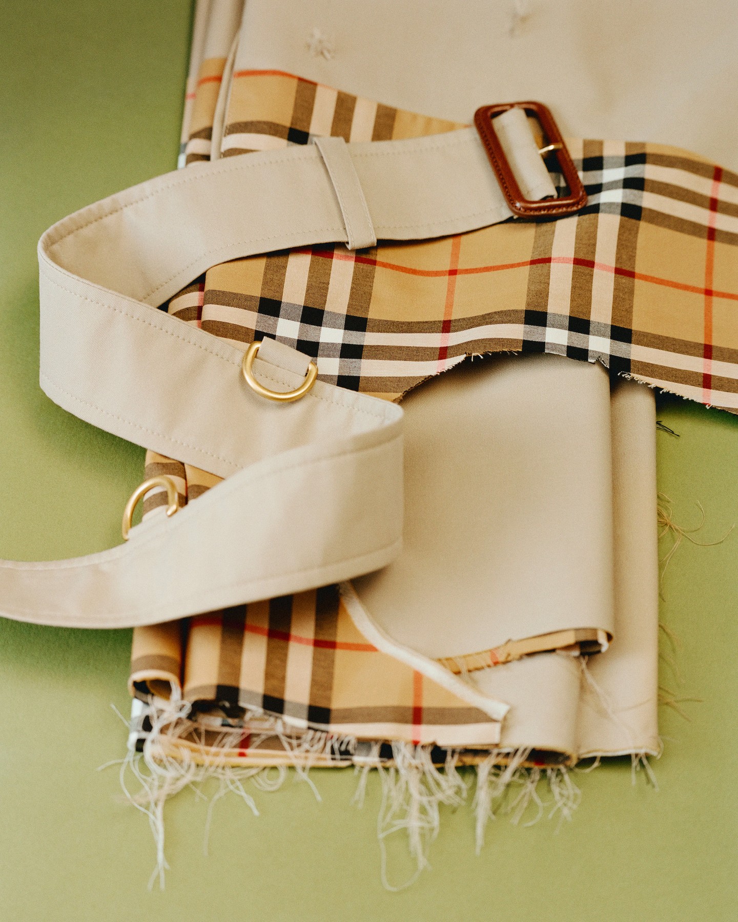 Hinh anh Trench coat: Chiếc áo bước ra từ khói lửa chiến tranh của Burberry 9
