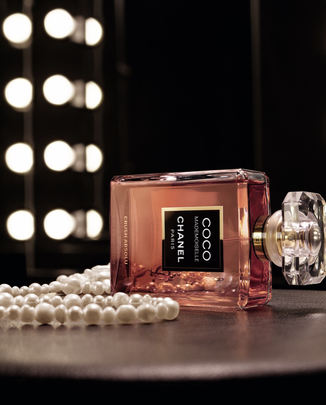 Hinh anh Điều gì khiến Coco Mademoiselle Absolu biến hóa khác nhau trên mỗi làn da? 1