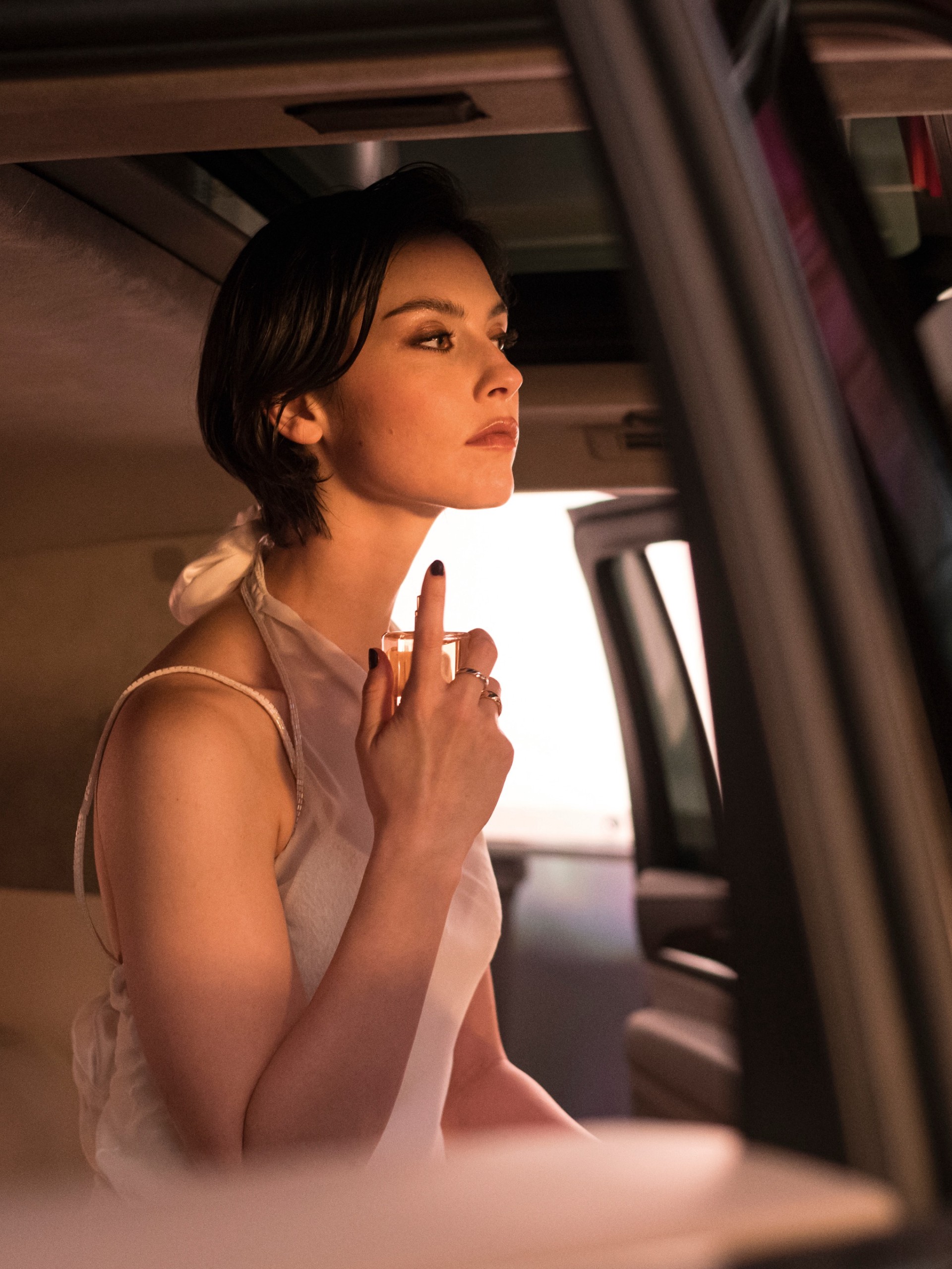 Hinh anh Nàng thơ Gracie Abrams, làn hương COCO MADEMOISELLE CRUSH ABSOLU và đêm Paris 2