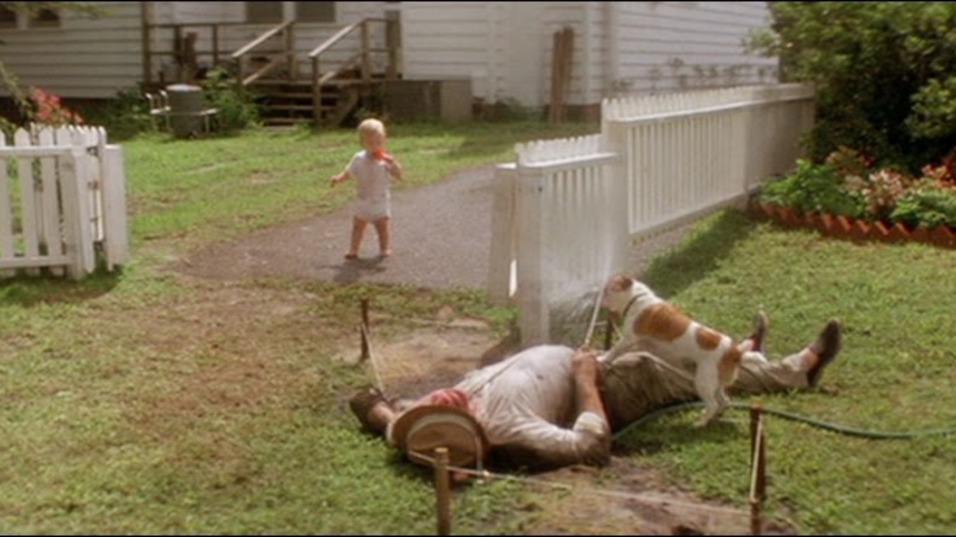 Hinh anh Vì sao thời trang mãi mê đắm vũ trụ điện ảnh của David Lynch? 2