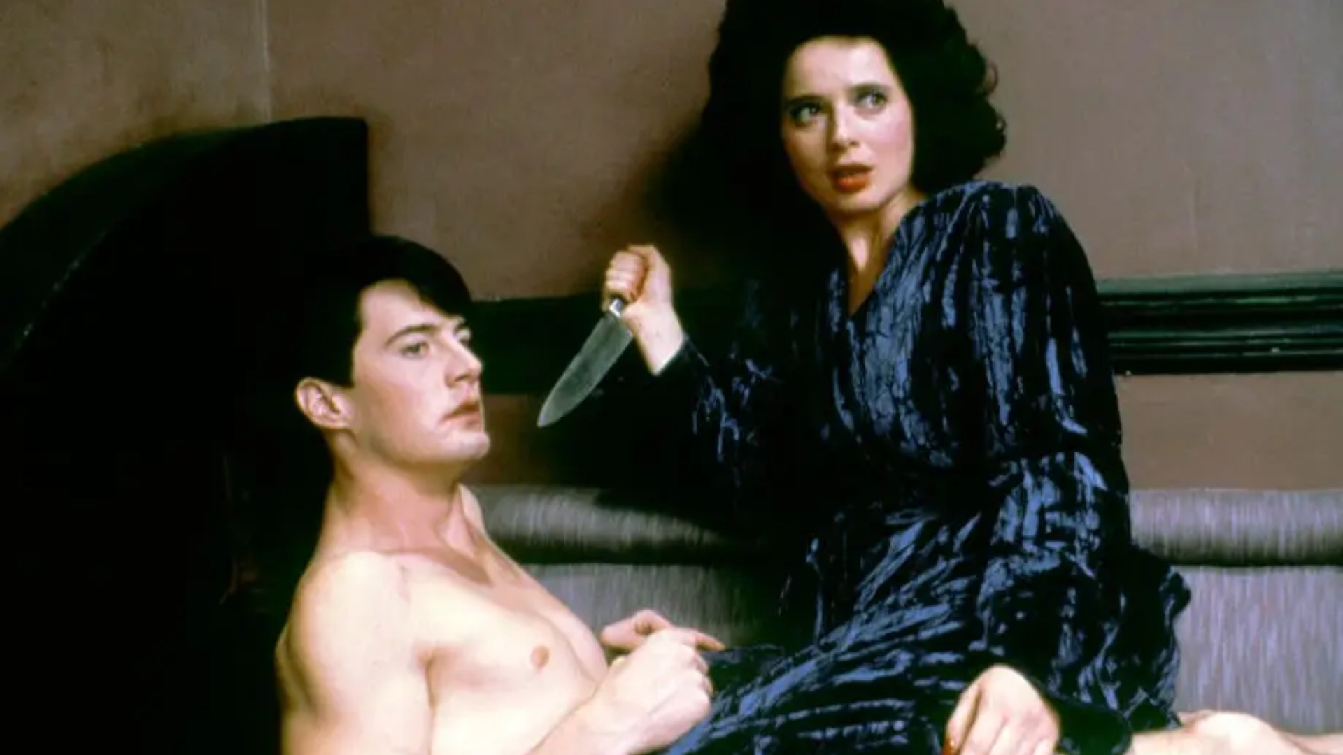 Hinh anh Vì sao thời trang mãi mê đắm vũ trụ điện ảnh của David Lynch? 10