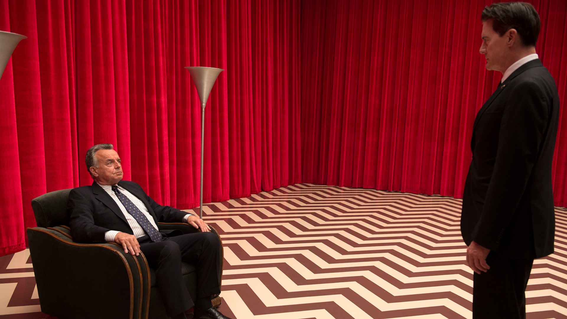 Hinh anh Vì sao thời trang mãi mê đắm vũ trụ điện ảnh của David Lynch? 23