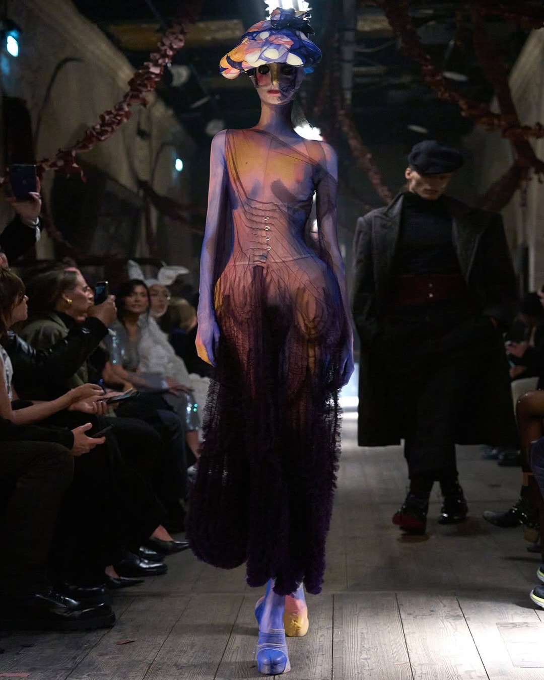 Hinh anh Met Gala 2027 tôn vinh thiên tài tai tiếng John Galliano 16