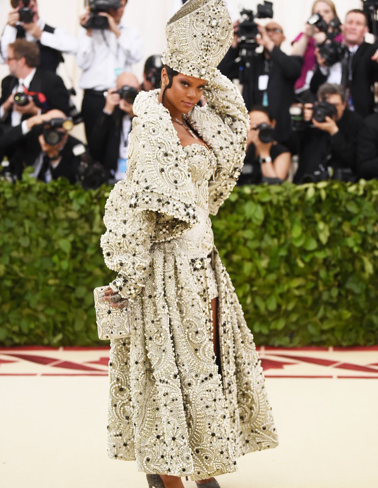 Hinh anh Met Gala 2027 tôn vinh thiên tài tai tiếng John Galliano 23
