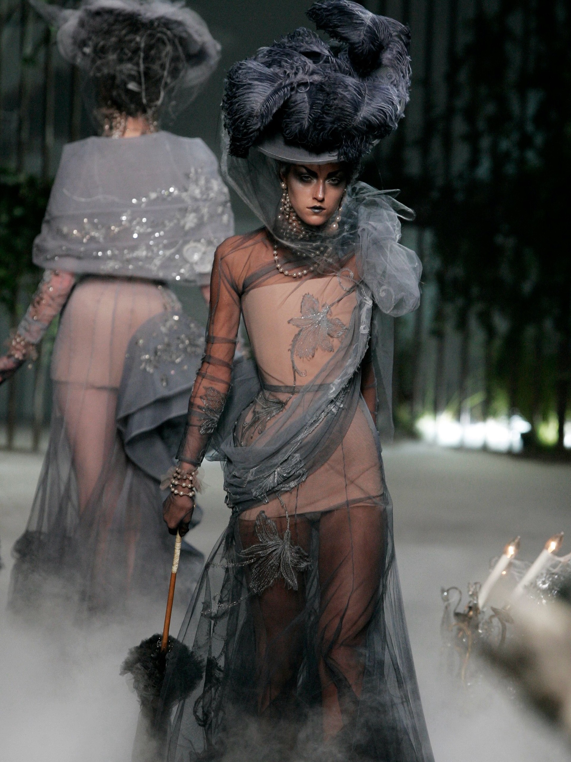 Hinh anh The Met hủy kế hoạch triển lãm hồi tưởng về John Galliano 6