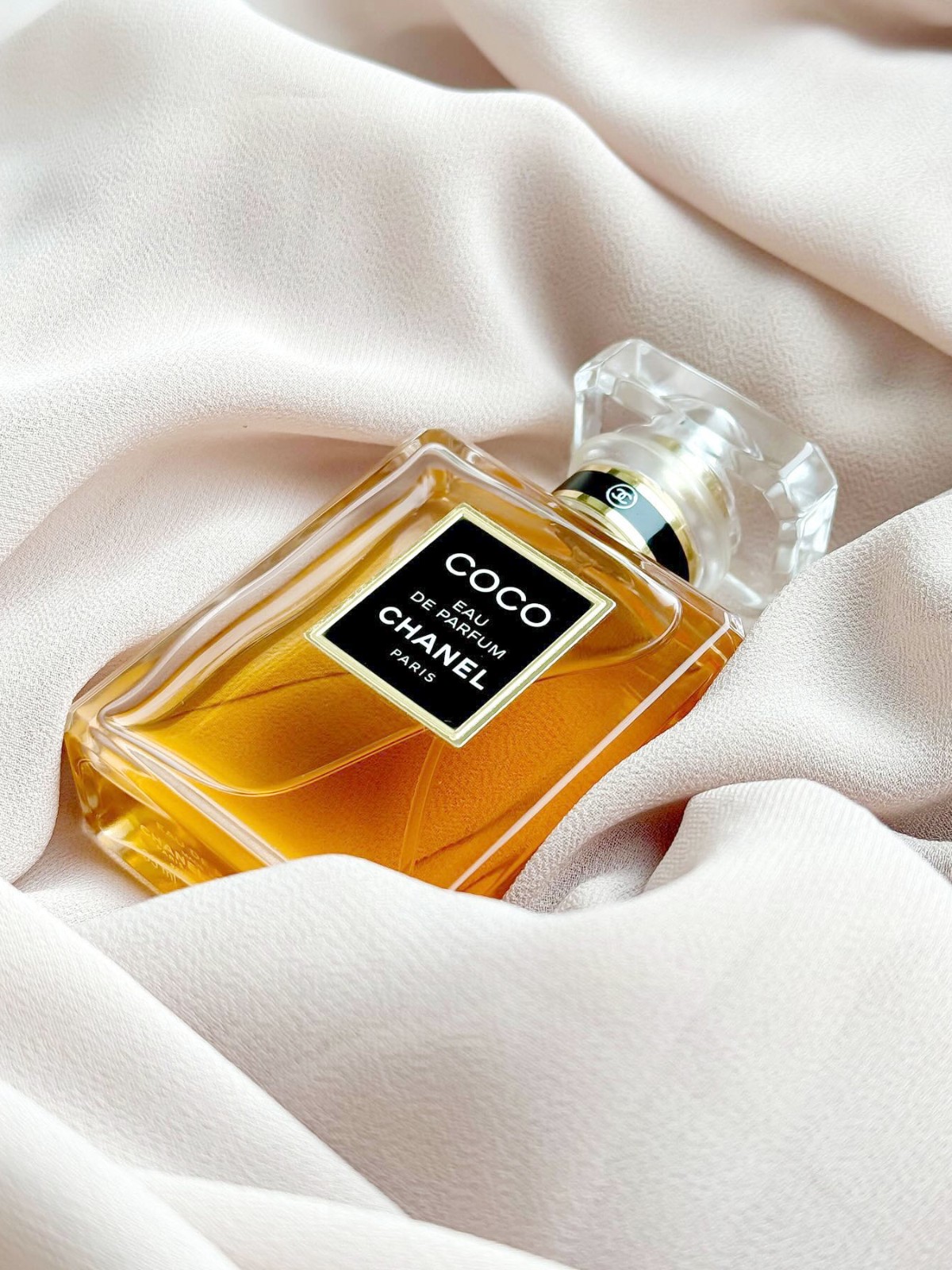 Hinh anh Điều gì khiến Coco Mademoiselle Absolu biến hóa khác nhau trên mỗi làn da? 4