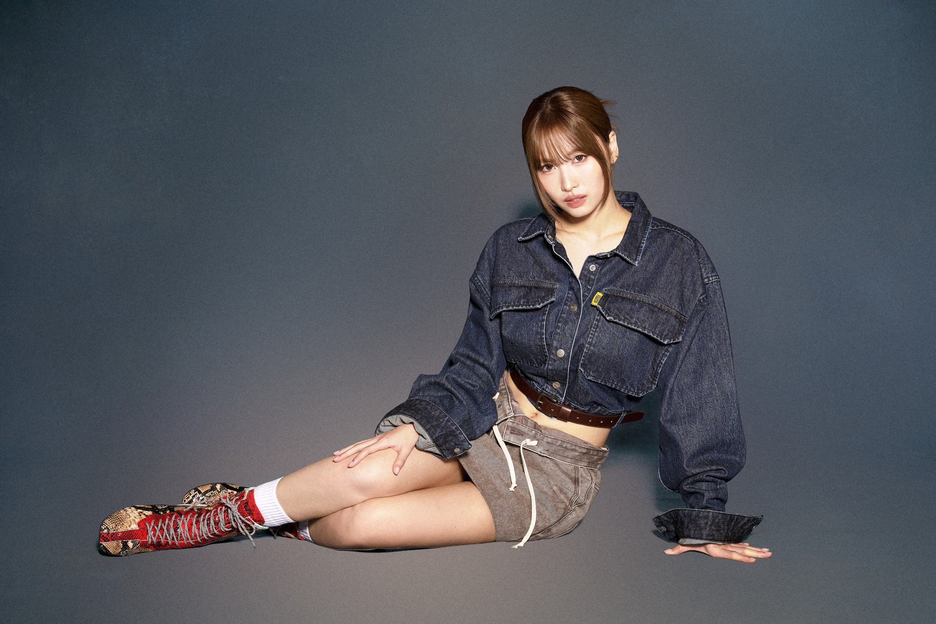 Hinh anh Onitsuka Tiger ra mắt chiến dịch DENIVITA cùng MOMO 1