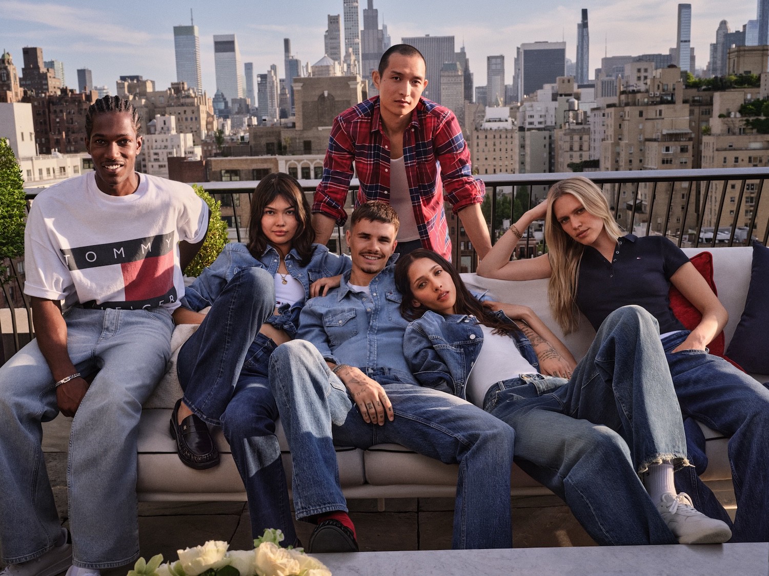 Hinh anh Bước vào vũ trụ denim của TOMMY HILFIGER cùng Romeo Beckham 4
