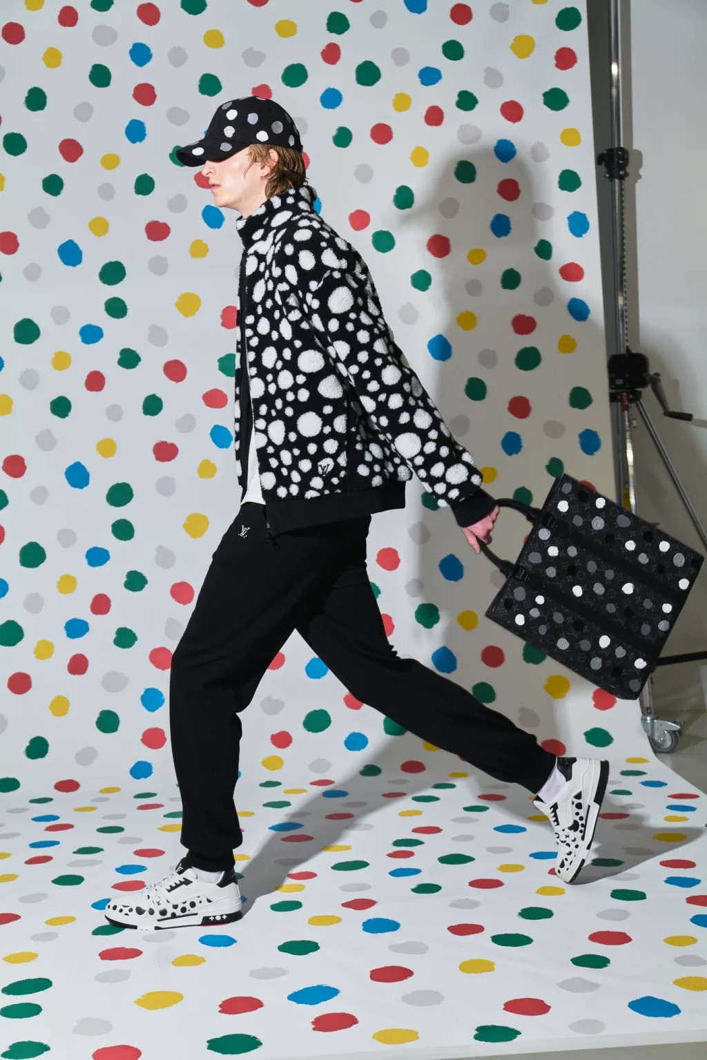 Hinh anh Yayoi Kusama và vũ trụ không hồi kết của di sản chấm bi 6