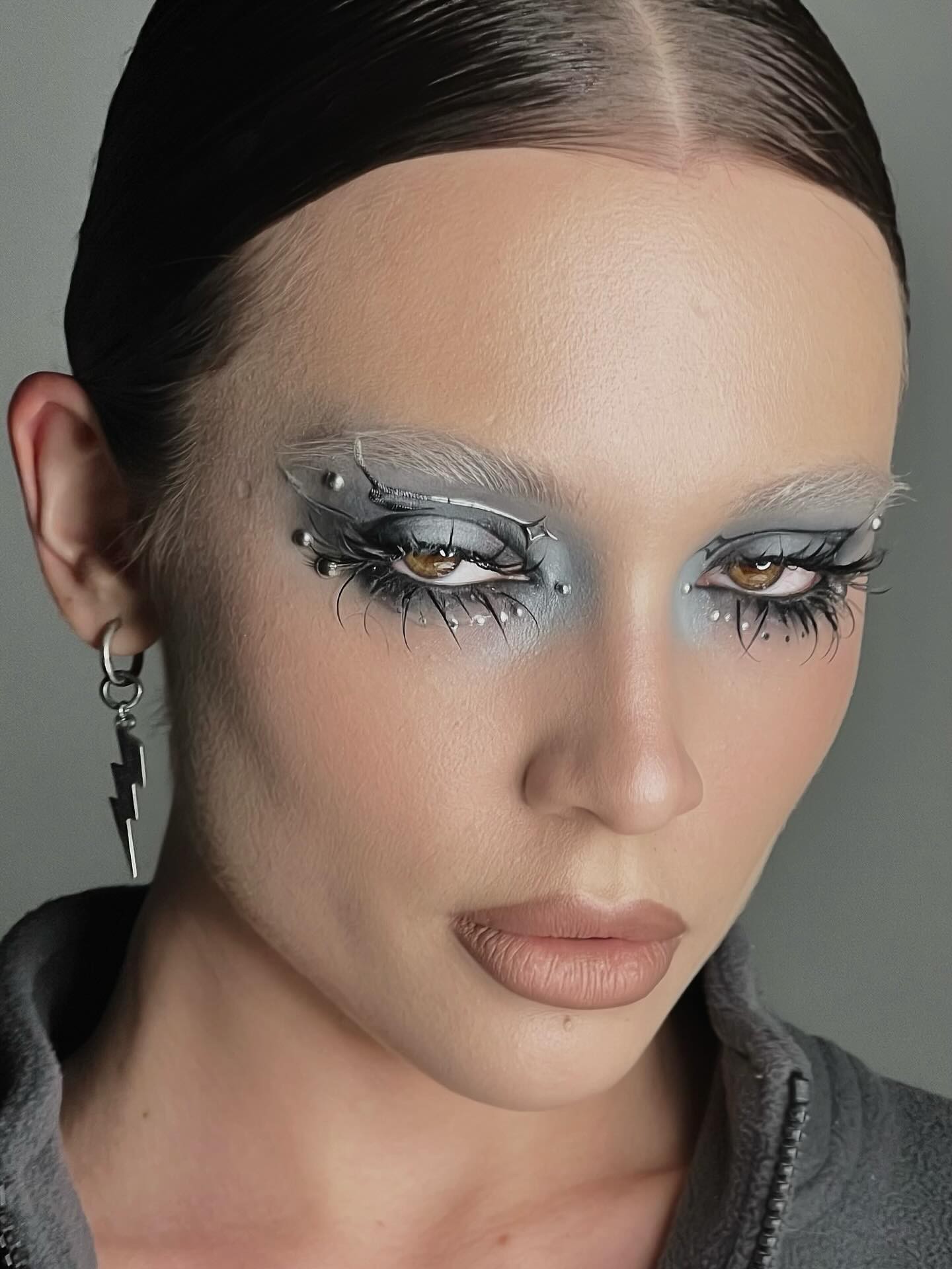 Hinh anh Dần phủ sóng Instagram, liệu Y3K Makeup có thể tạo nên cơn sốt như Y2K? 3