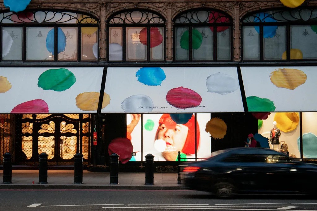 Hinh anh Yayoi Kusama và vũ trụ không hồi kết của di sản chấm bi 7