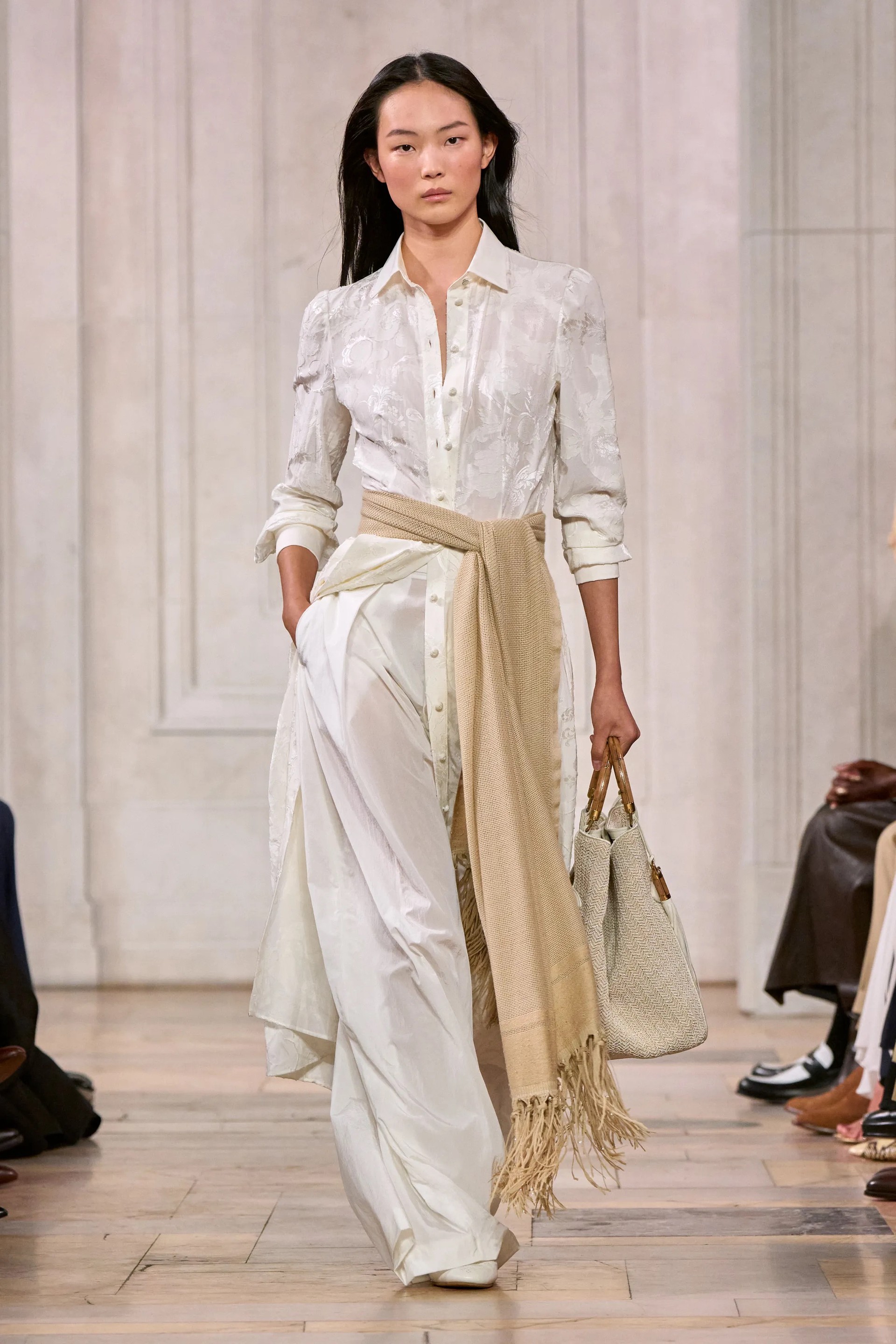 Hinh anh Xu hướng Phụ kiện NYFW Xuân Hè 2027: Lời khai từ với chủ nghĩa tối giản 6
