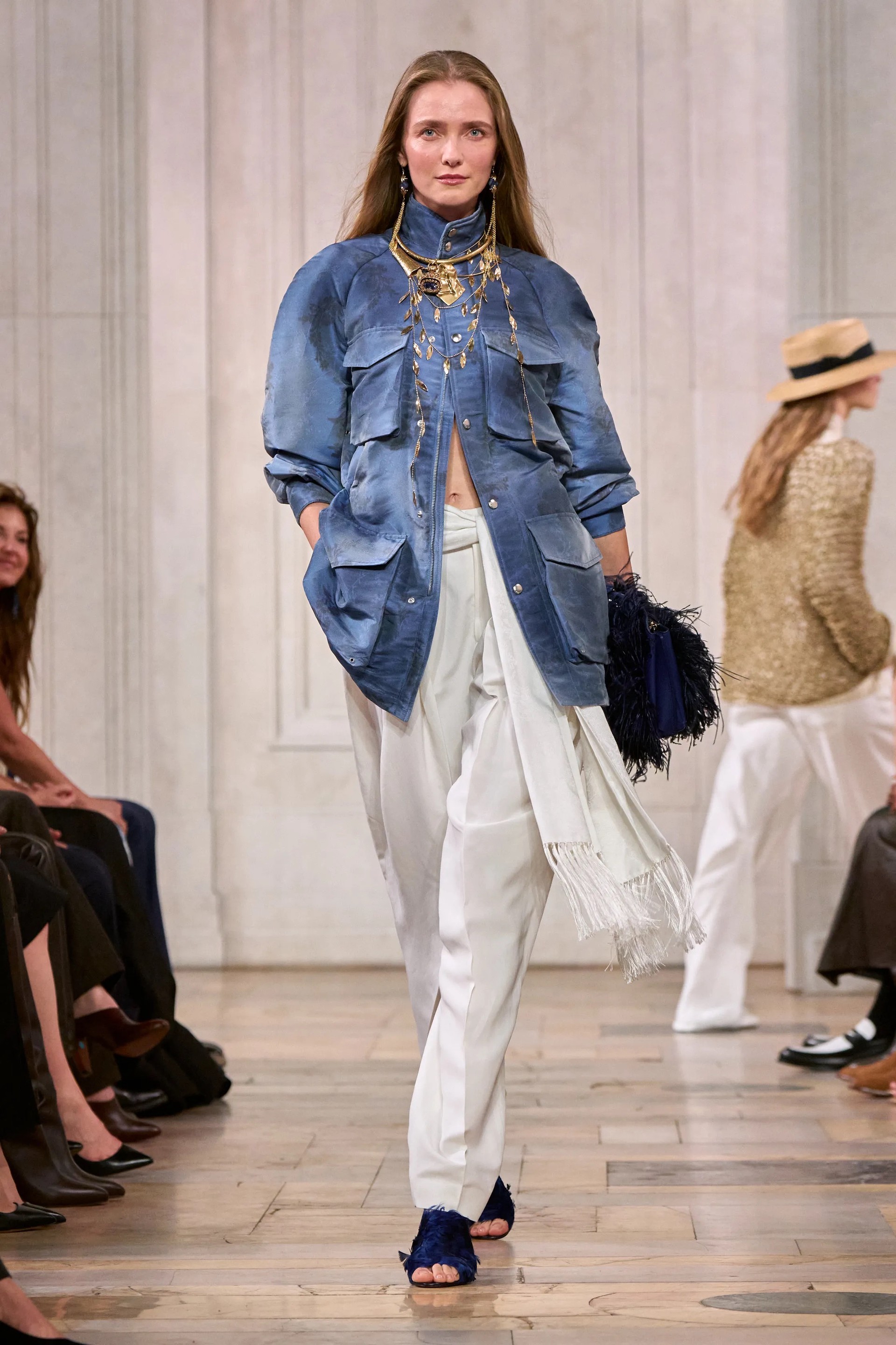 Hinh anh Xu hướng Phụ kiện NYFW Xuân Hè 2027: Lời khai từ với chủ nghĩa tối giản 4