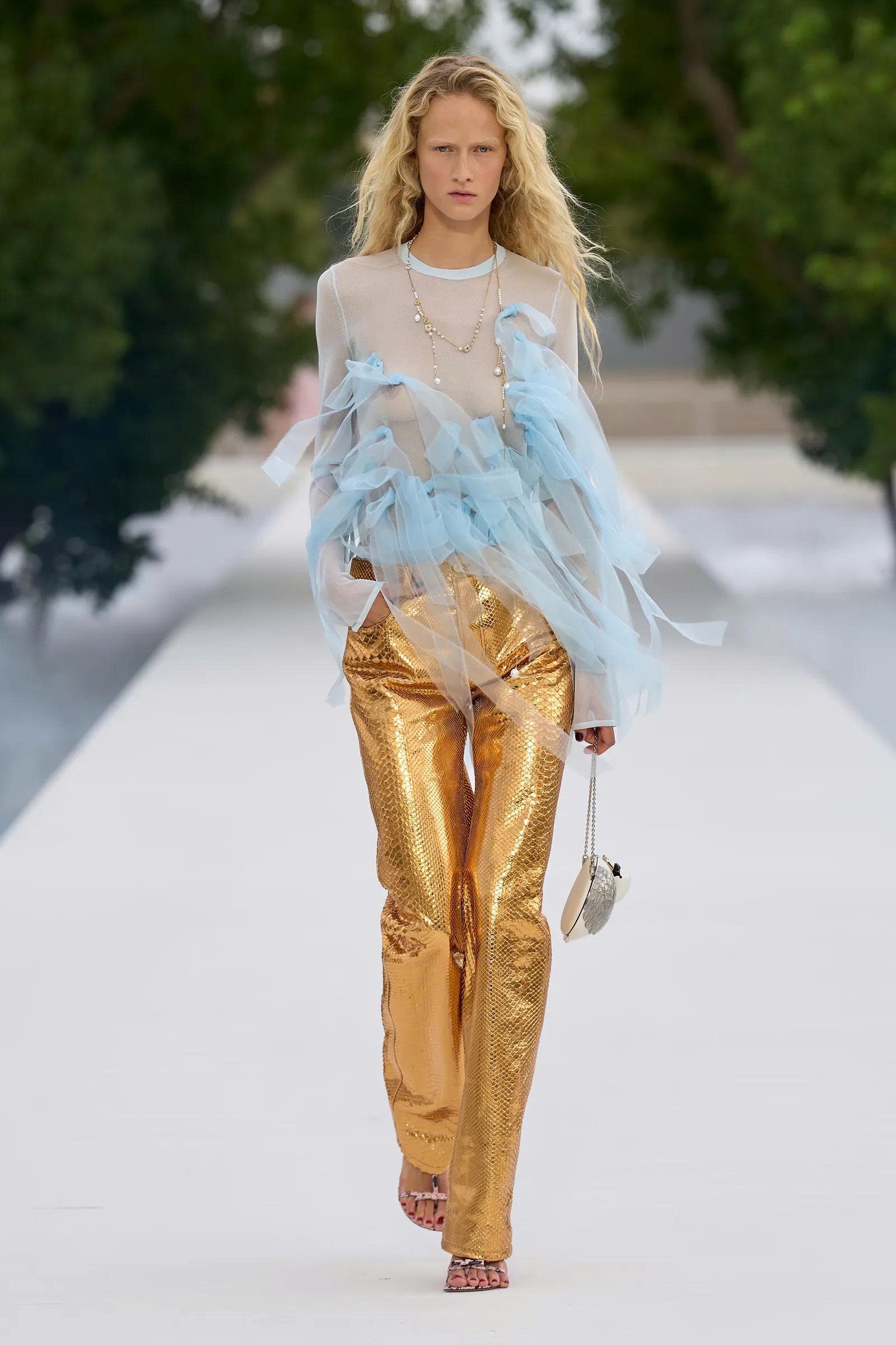 Hinh anh Dior Women's Spring/Summer 2027: Tìm thấy vẻ đẹp trong những bất toàn của tự nhiên 8