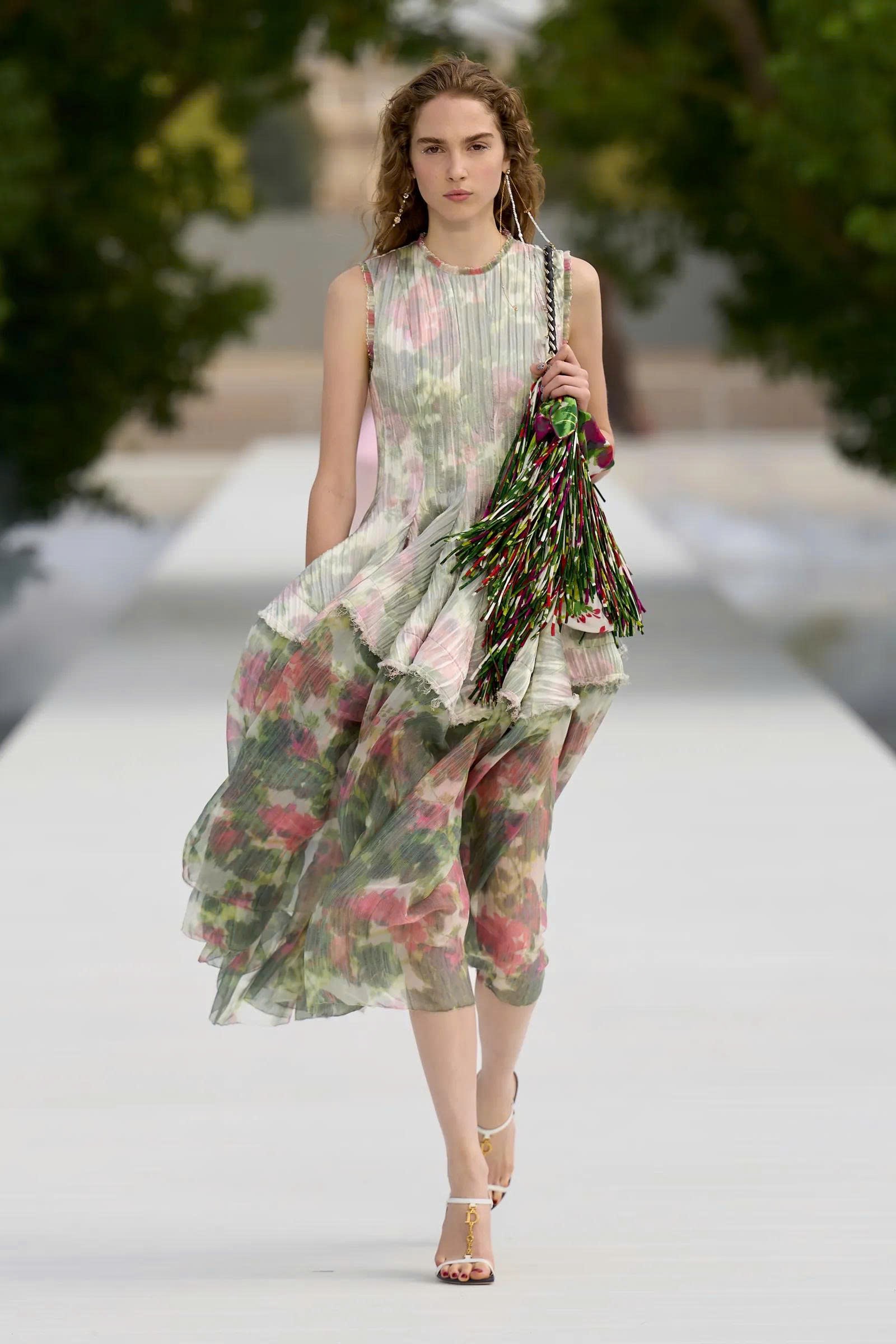 Hinh anh Dior Women's Spring/Summer 2027: Tìm thấy vẻ đẹp trong những bất toàn của tự nhiên 23
