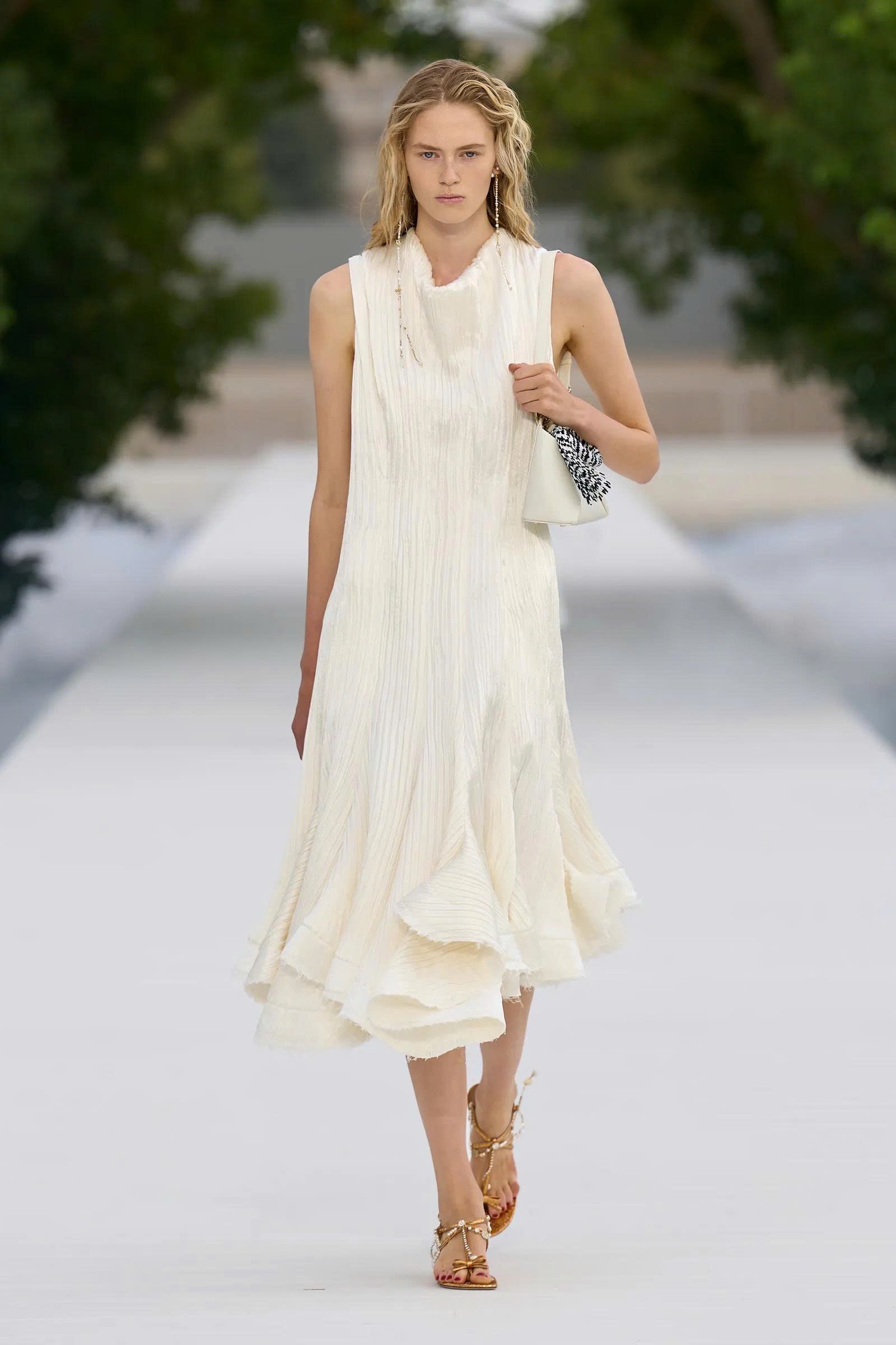 Hinh anh Dior Women's Spring/Summer 2027: Tìm thấy vẻ đẹp trong những bất toàn của tự nhiên 41