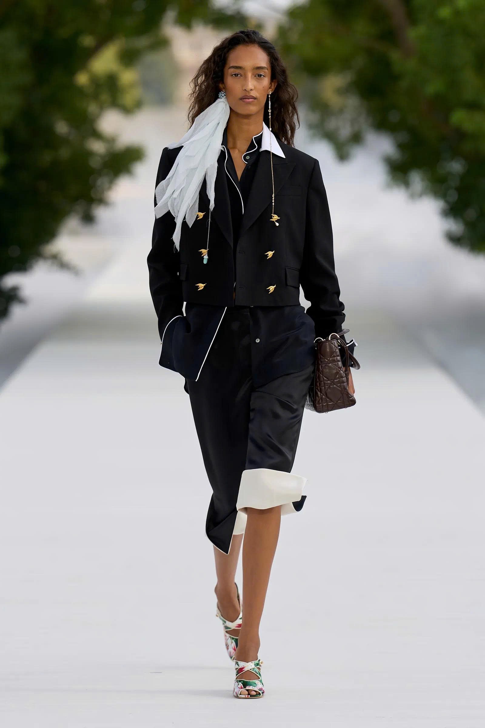 Hinh anh Dior Women's Spring/Summer 2027: Tìm thấy vẻ đẹp trong những bất toàn của tự nhiên 42