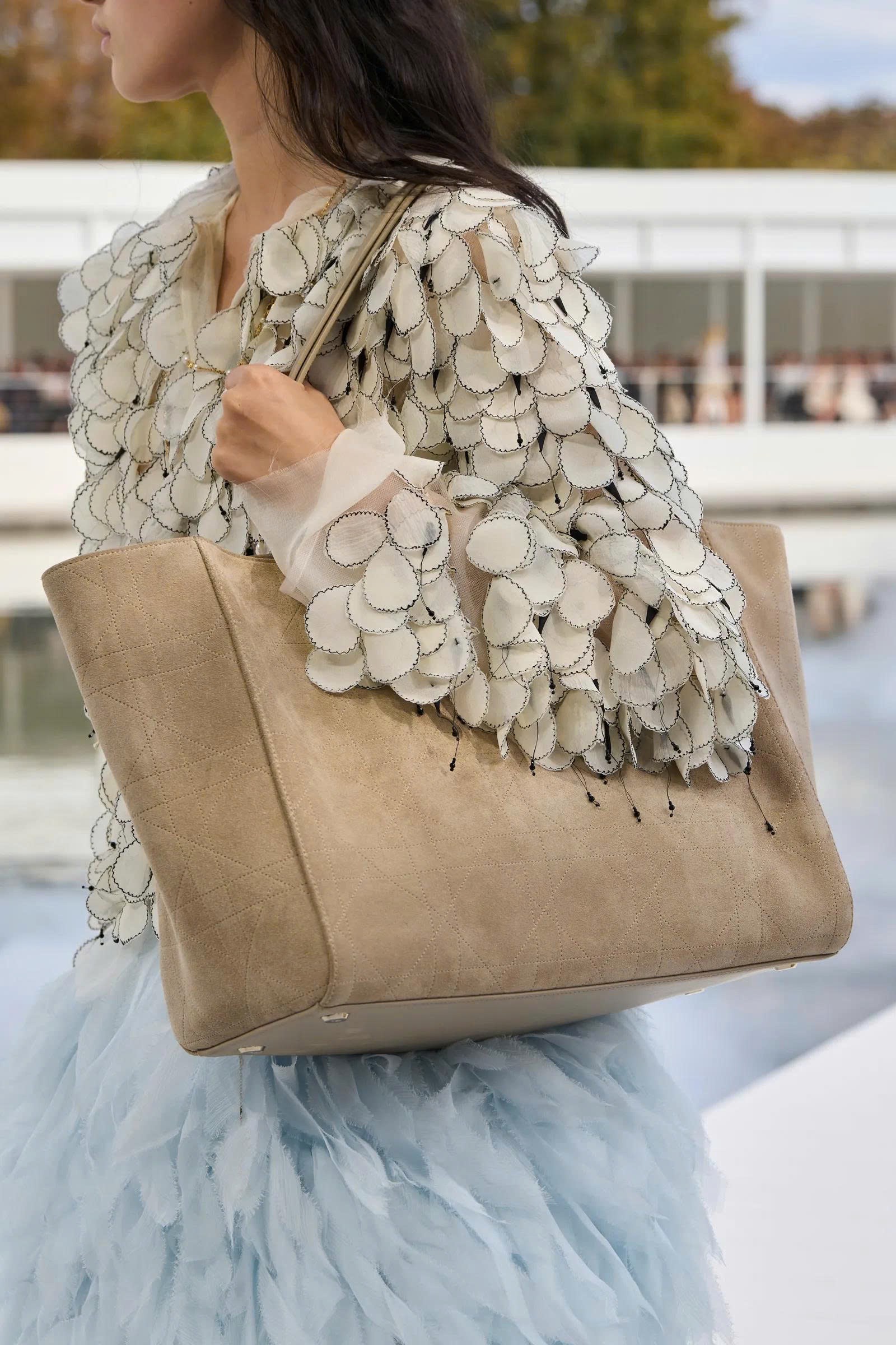 Hinh anh Dior Women's Spring/Summer 2027: Tìm thấy vẻ đẹp trong những bất toàn của tự nhiên 48