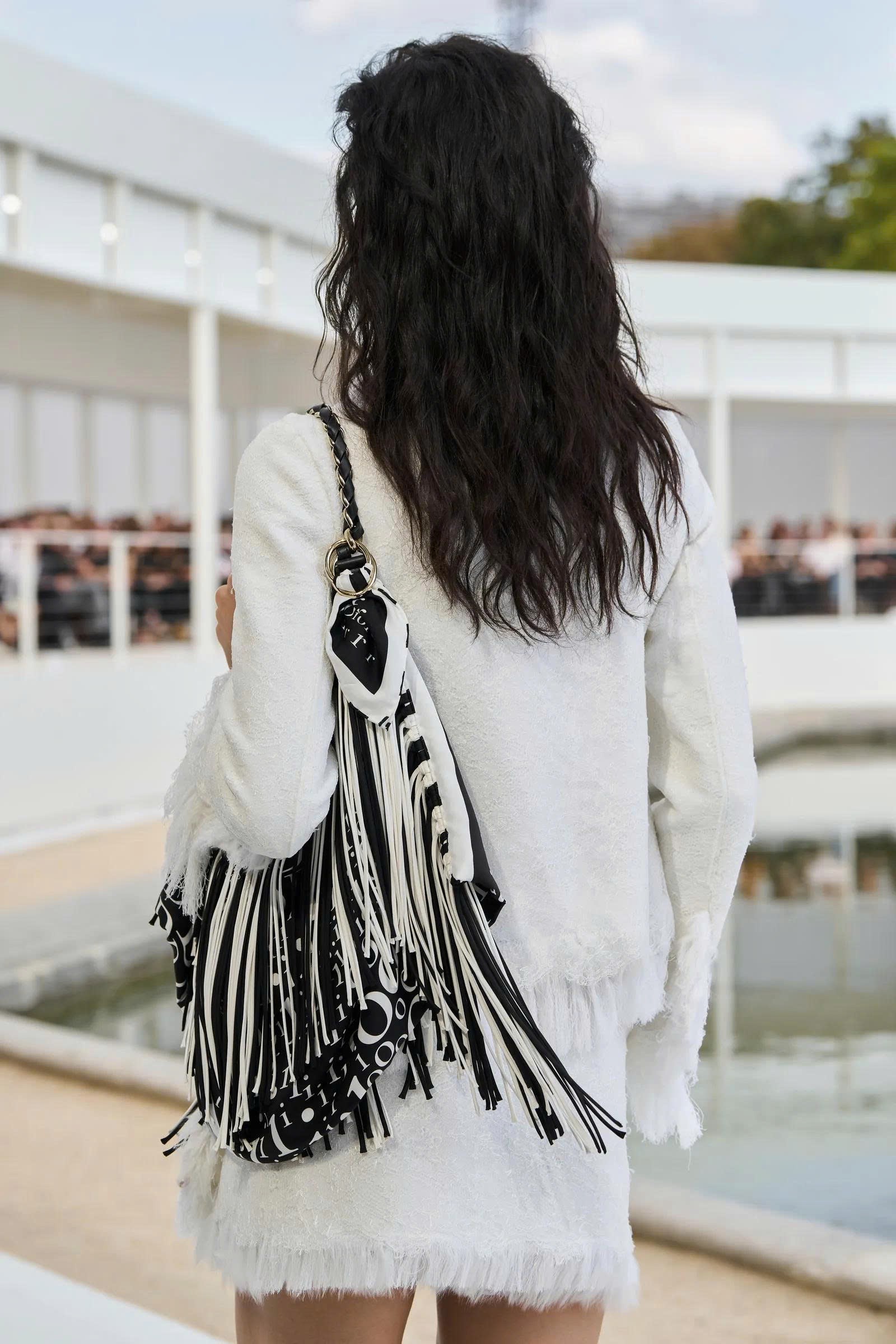 Hinh anh Dior Women's Spring/Summer 2027: Tìm thấy vẻ đẹp trong những bất toàn của tự nhiên 50