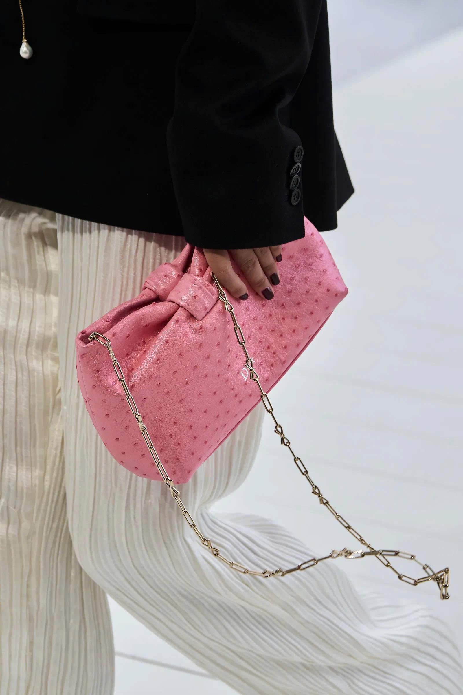 Hinh anh Dior Women's Spring/Summer 2027: Tìm thấy vẻ đẹp trong những bất toàn của tự nhiên 52