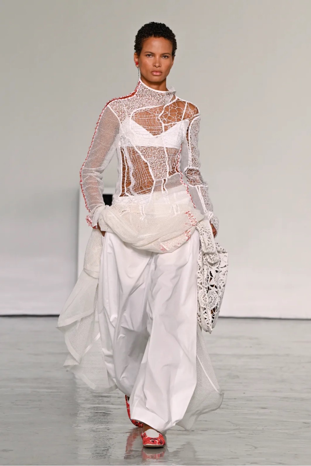 Hinh anh Bottega Veneta Xuân Hè 2027: Khúc giao mùa và lời tự tình của kỹ nghệ thủ công 13