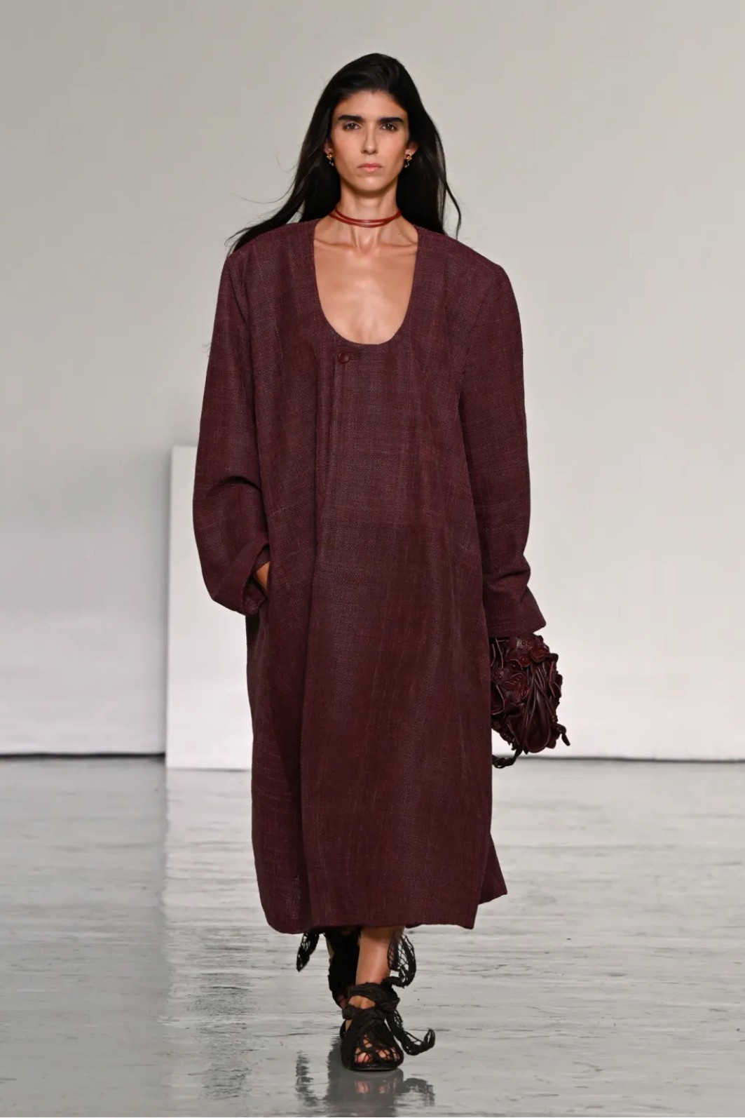 Hinh anh Bottega Veneta Xuân Hè 2027: Khúc giao mùa và lời tự tình của kỹ nghệ thủ công 37