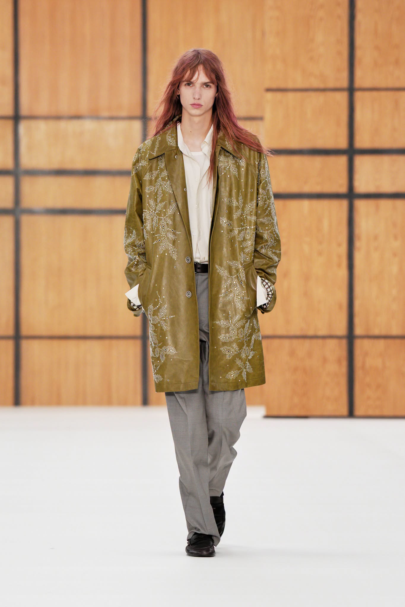 Hinh anh Burberry Xuân Hè 2027: Lắng nghe nhịp đập mùa hè nước Anh đầy thi vị 9