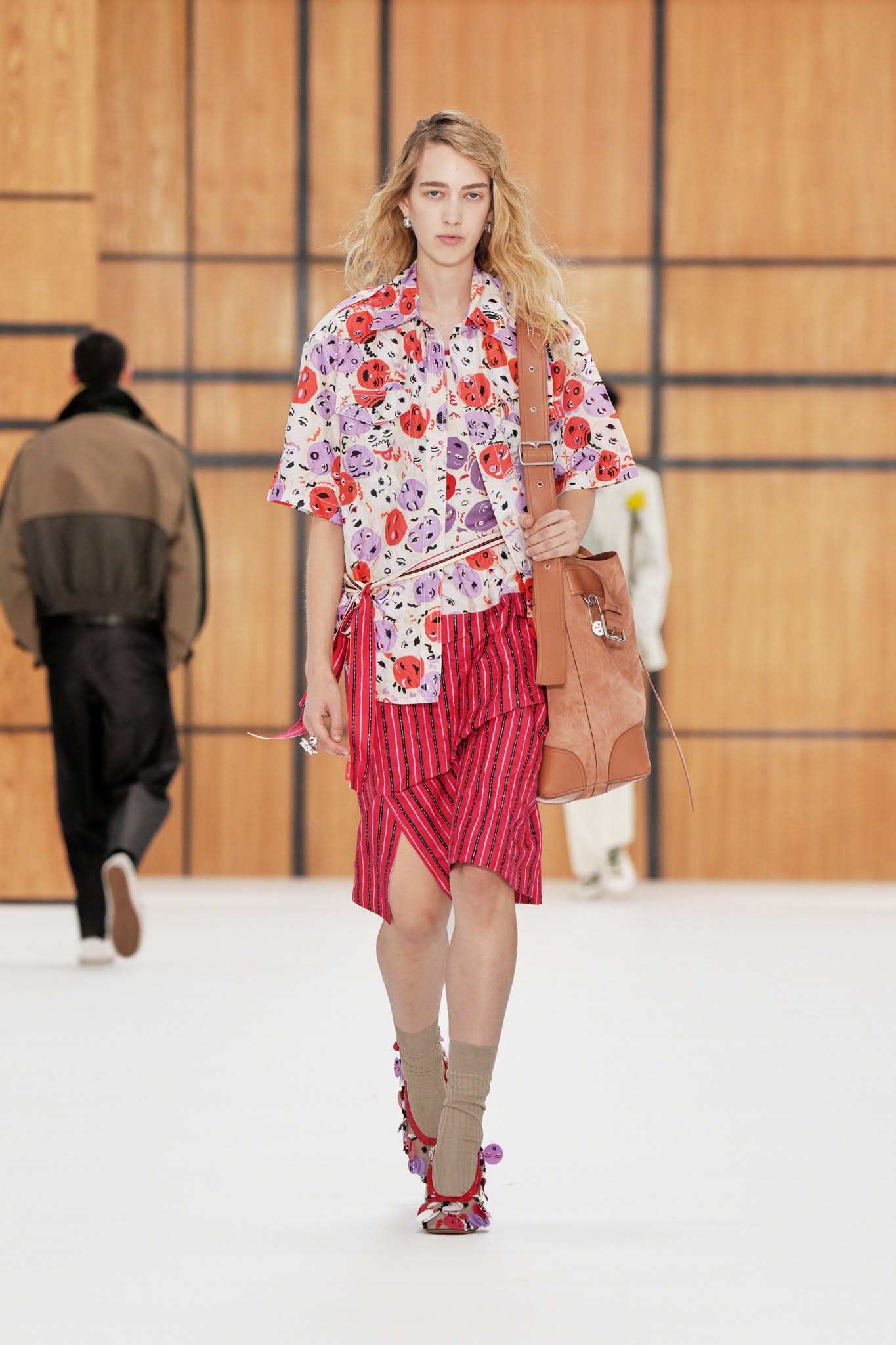 Hinh anh Burberry Xuân Hè 2027: Lắng nghe nhịp đập mùa hè nước Anh đầy thi vị 11