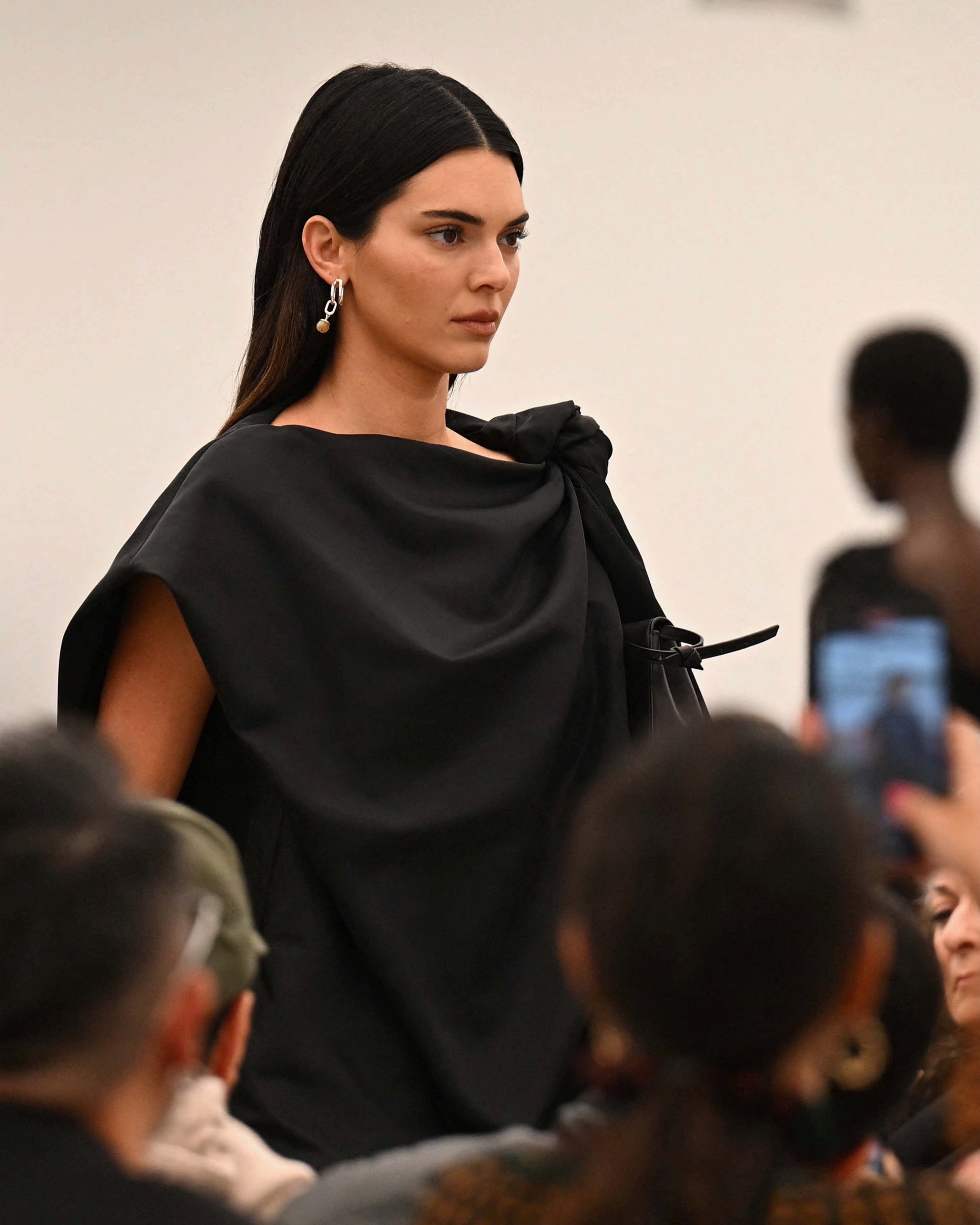 Hinh anh Bottega Veneta Xuân Hè 2027: Khúc giao mùa và lời tự tình của kỹ nghệ thủ công 3