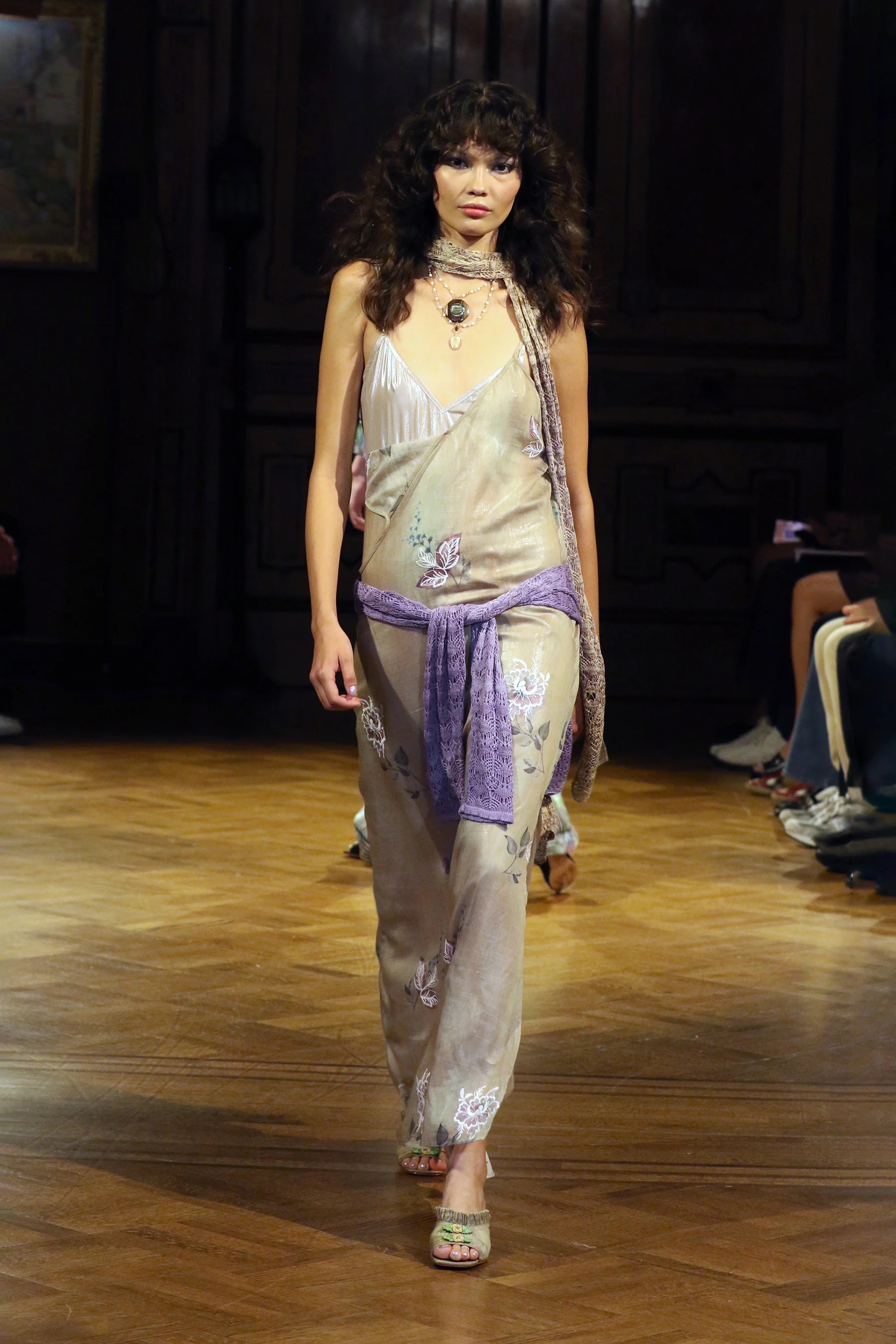 Hinh anh Xu hướng Phụ kiện NYFW Xuân Hè 2027: Lời khai từ với chủ nghĩa tối giản 8