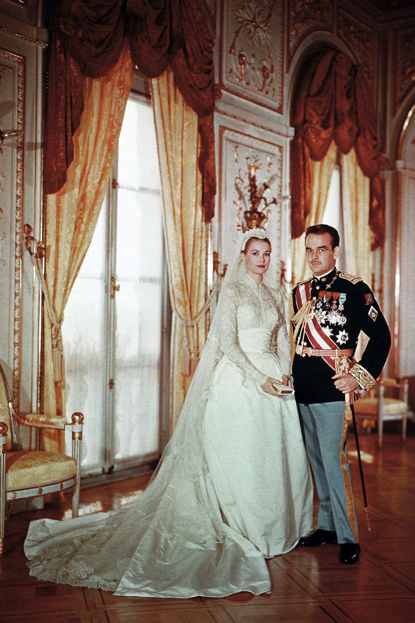 Hinh anh 4 lần Audrey Hepburn diện váy cưới và dạ hội làm nên “huyền thoại” 6