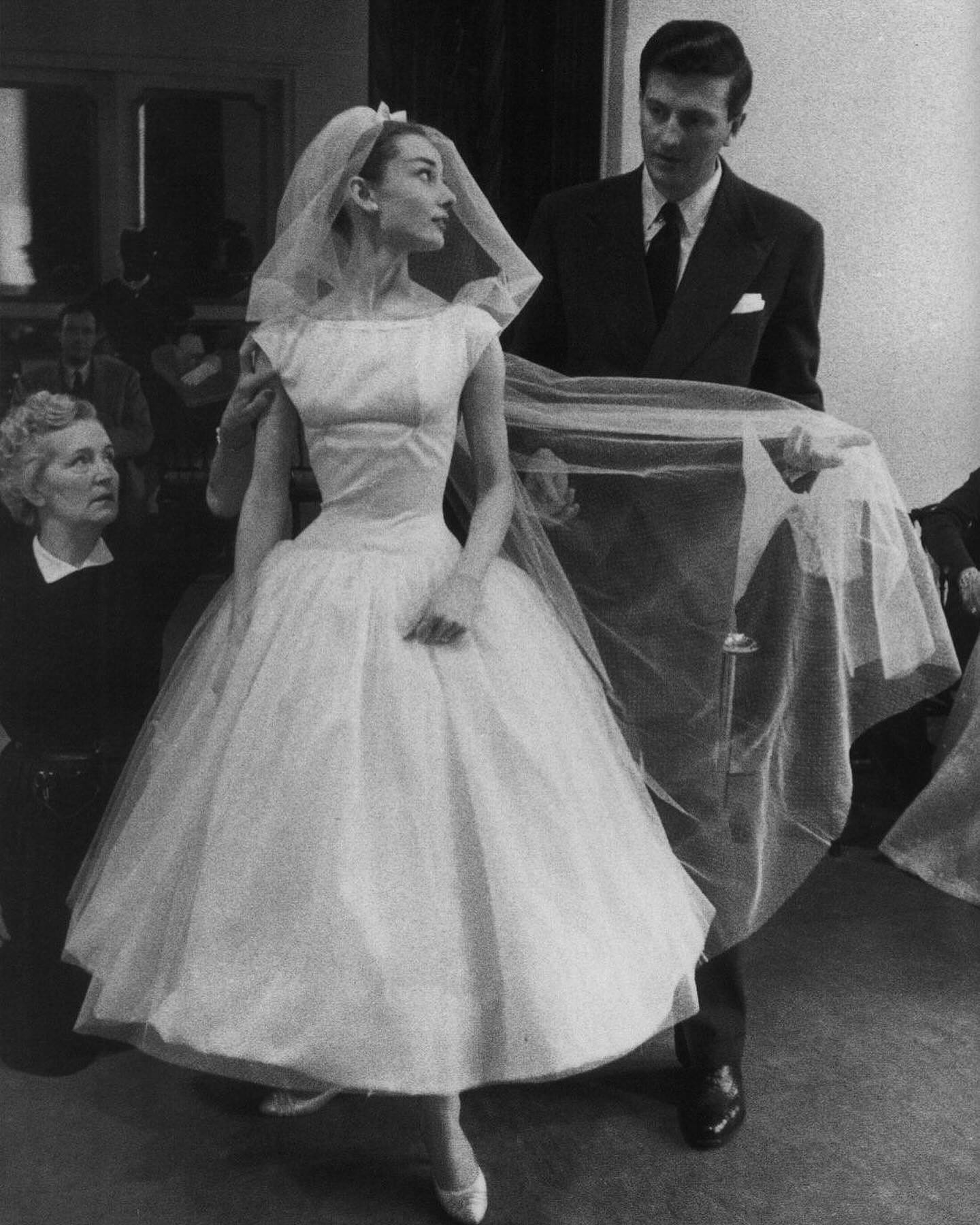 Hinh anh 4 lần Audrey Hepburn diện váy cưới và dạ hội làm nên “huyền thoại” 8