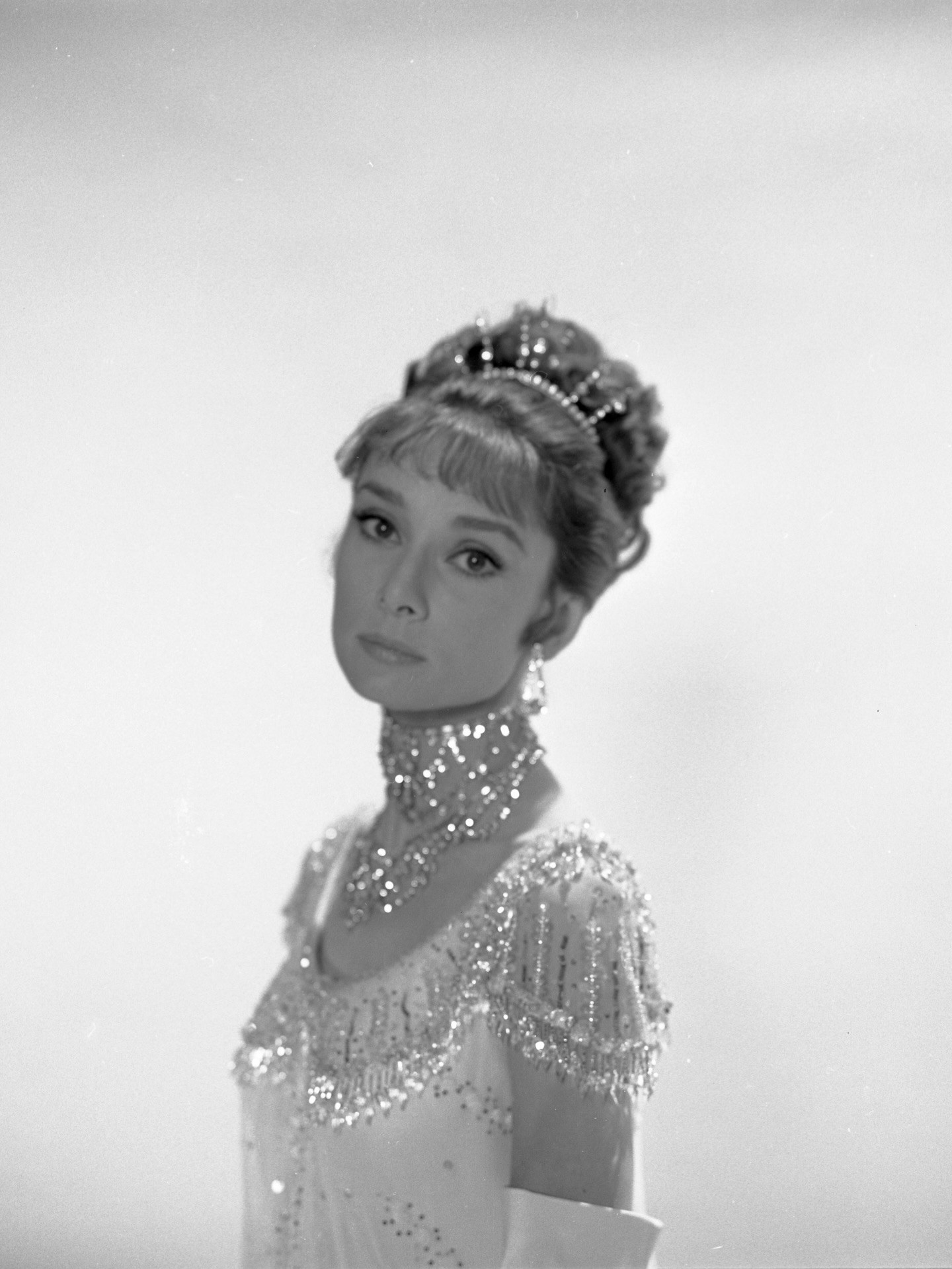 Hinh anh 4 lần Audrey Hepburn diện váy cưới và dạ hội làm nên “huyền thoại” 11