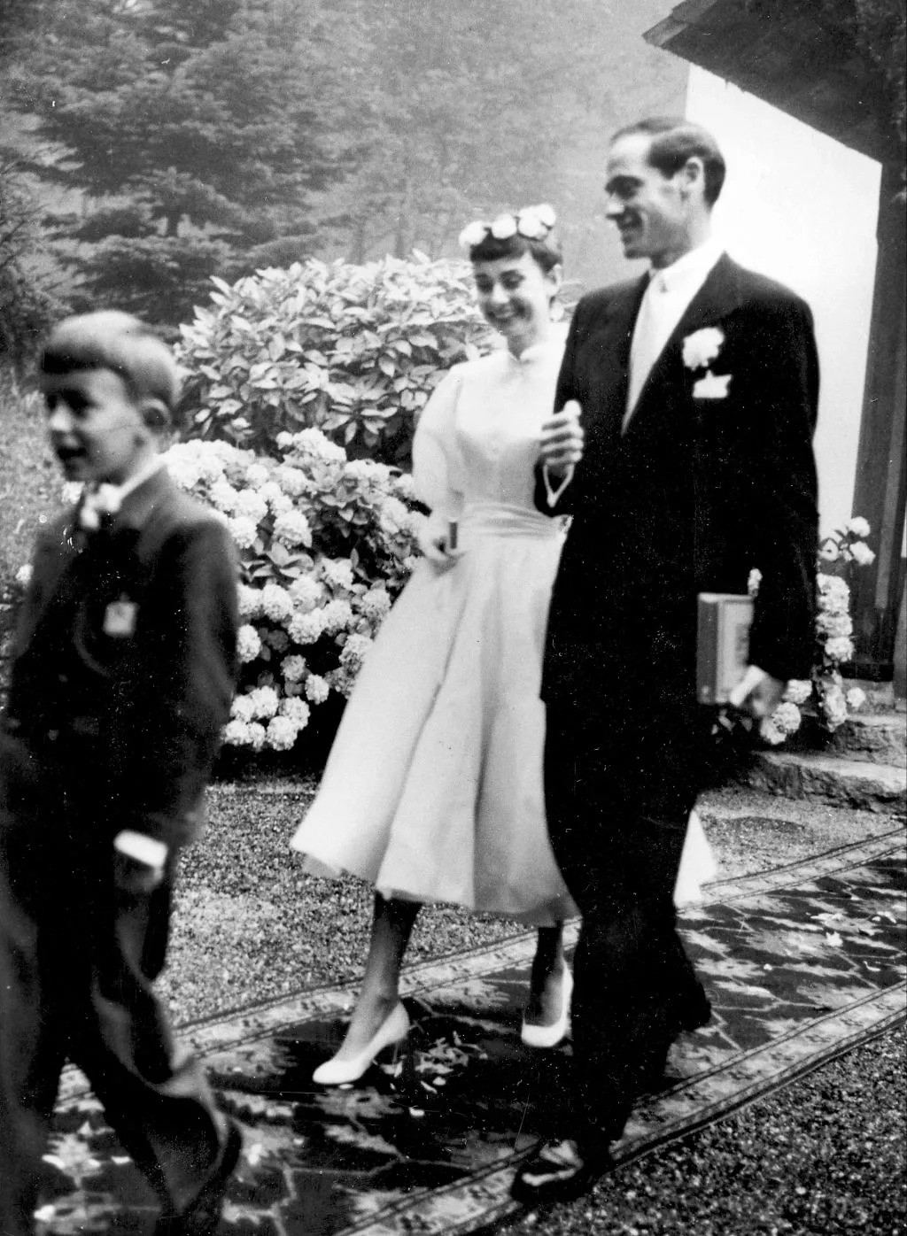 Hinh anh 4 lần Audrey Hepburn diện váy cưới và dạ hội làm nên “huyền thoại” 3