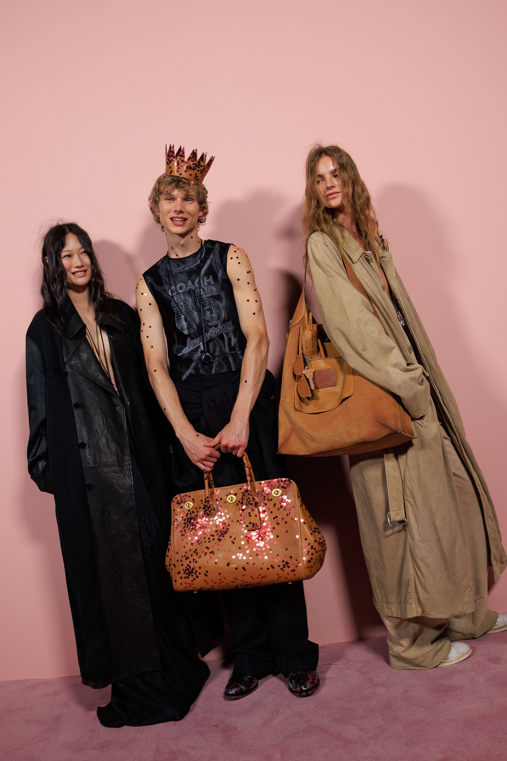 Hinh anh Xu hướng Phụ kiện NYFW Xuân Hè 2027: Lời khai từ với chủ nghĩa tối giản 12