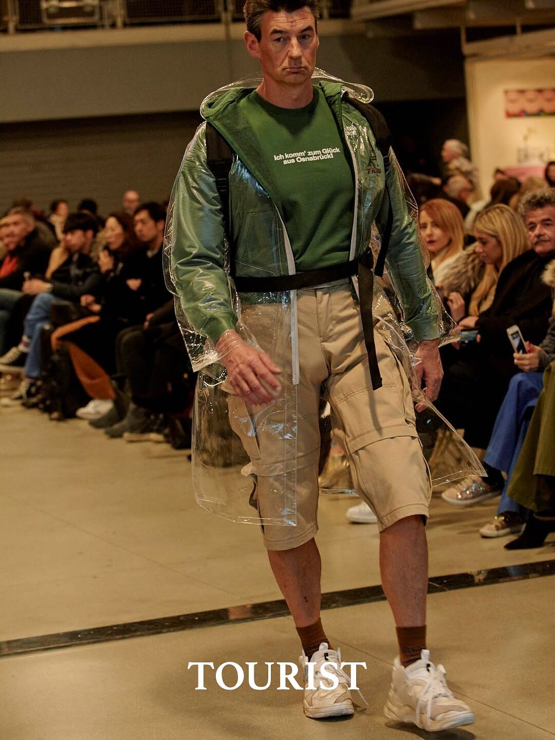Hinh anh Demna có đang loay hoay trước bài toán khôi phục “chất Gucci”? 29