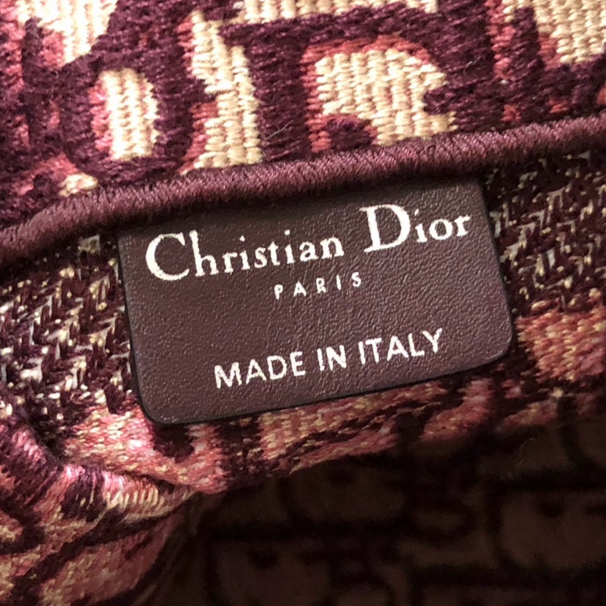 Hinh anh Gucci và phép thử “Made in China”  3