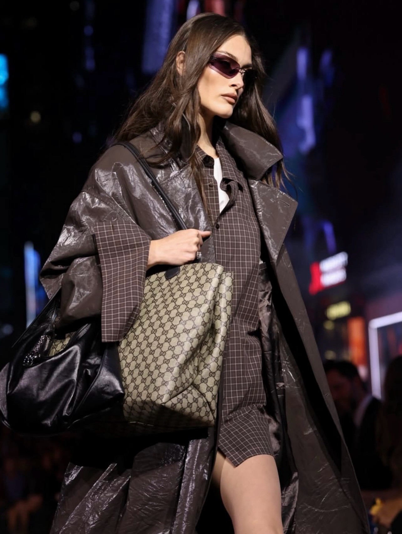 Hinh anh Demna có đang loay hoay trước bài toán khôi phục “chất Gucci”? 16