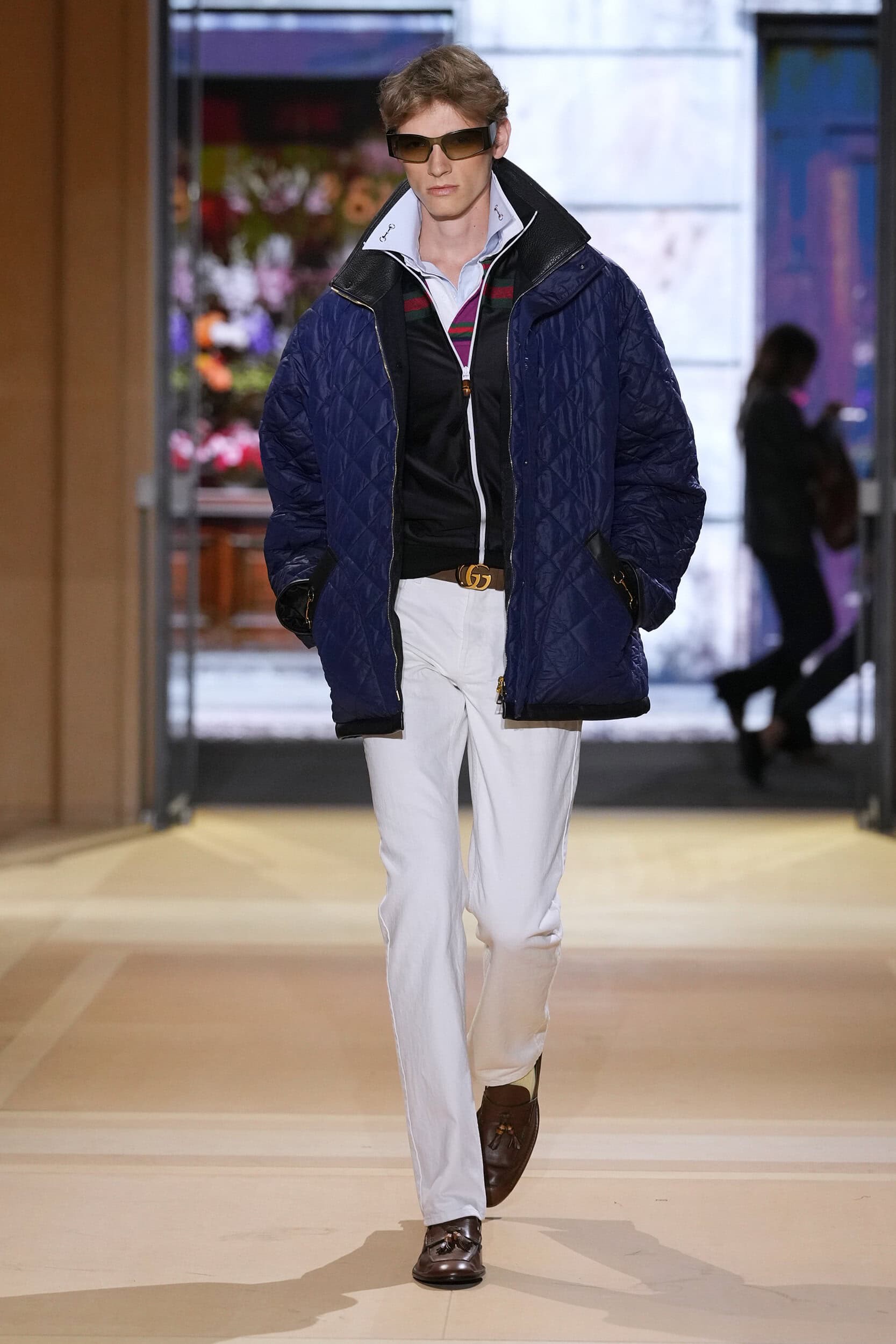 Hinh anh Bên trong cửa hiệu giả lập Gucci trên sàn diễn Xuân Hè 2027 10