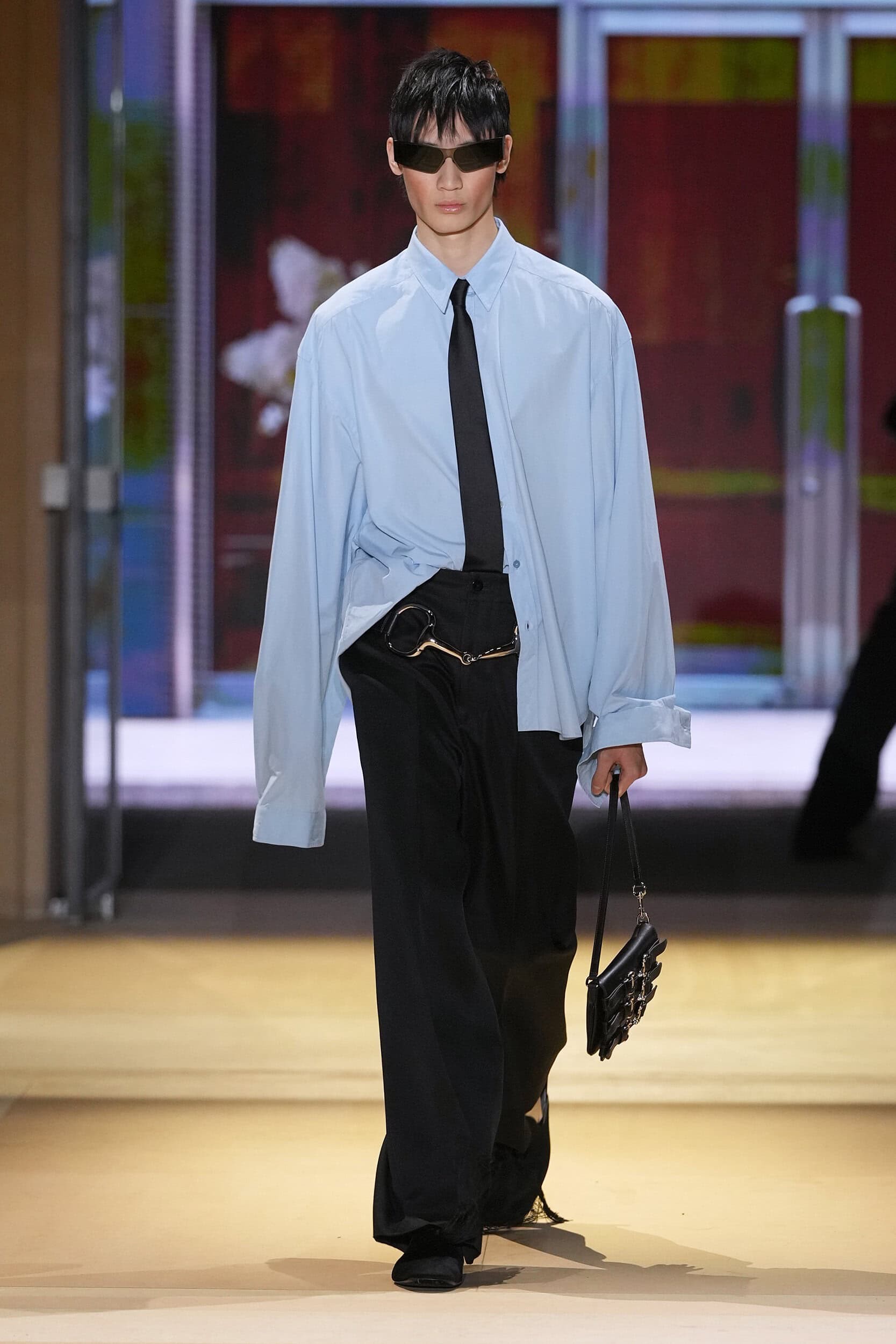 Hinh anh Bên trong cửa hiệu giả lập Gucci trên sàn diễn Xuân Hè 2027 8