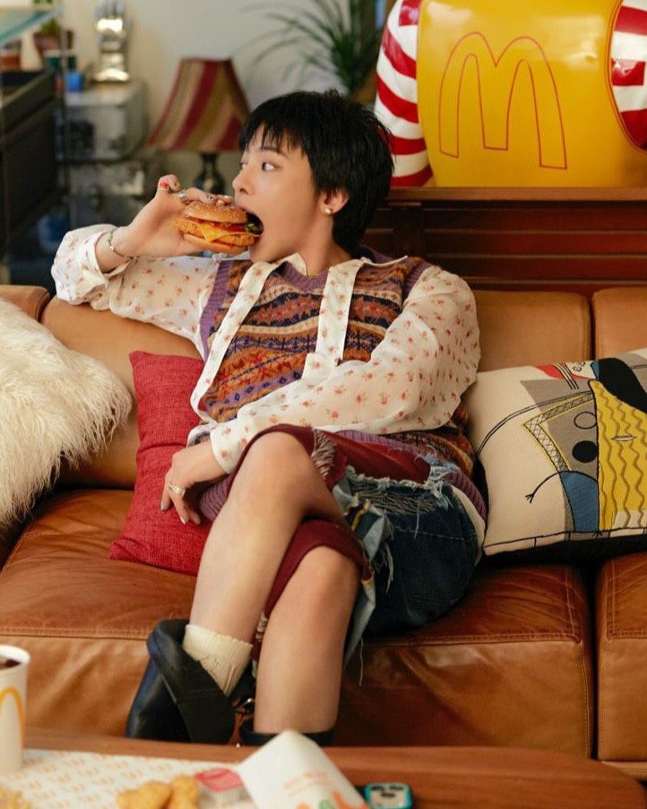 Hinh anh Phong cách Kidcore của G-Dragon trong ngày trở lại cùng BIGBANG 11